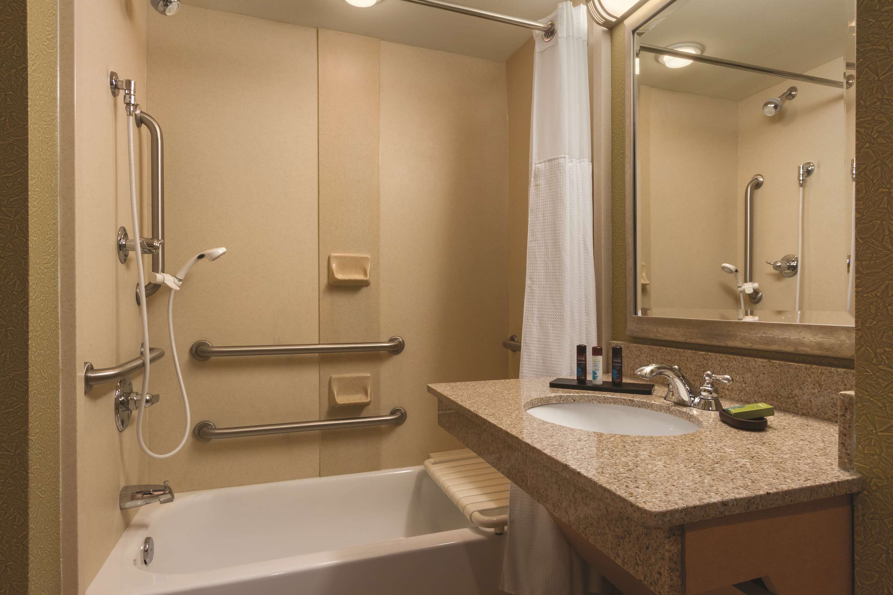 Guest room bath