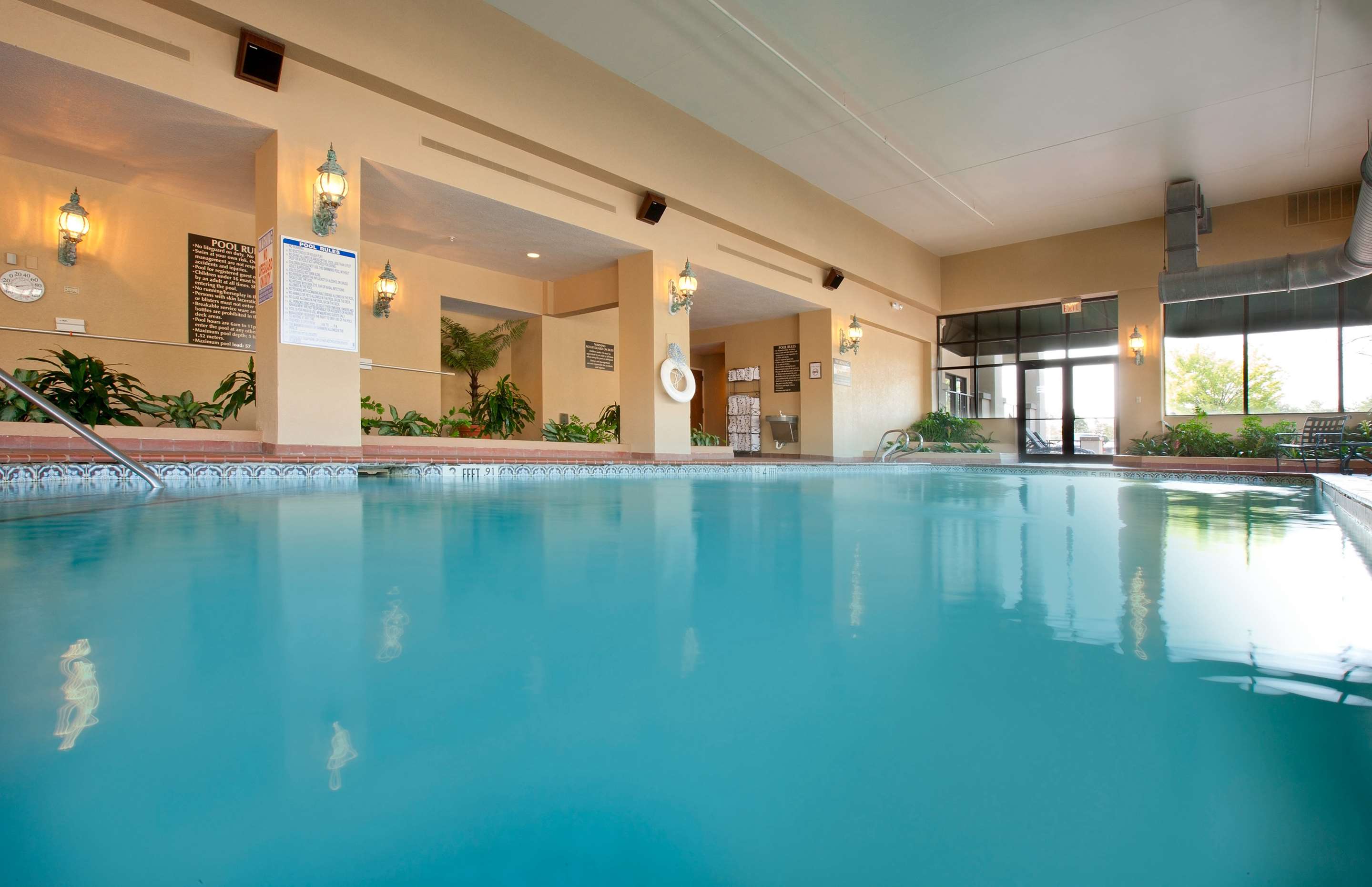 Pool | Embassy Suites Northwest Arkansas - Hotel, Spa & Convention
