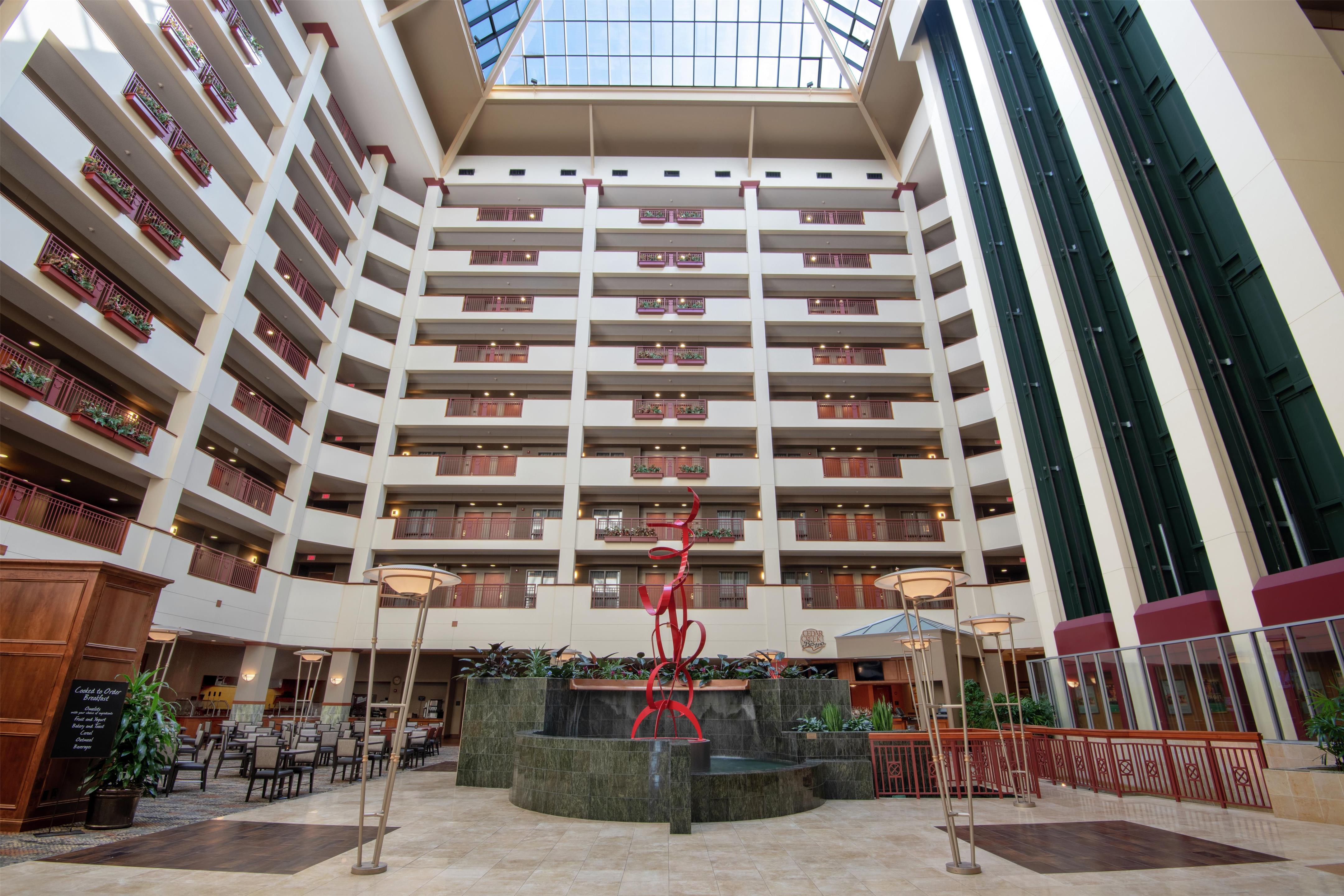 Lobby | Embassy Suites Northwest Arkansas - Hotel, Spa & Convention