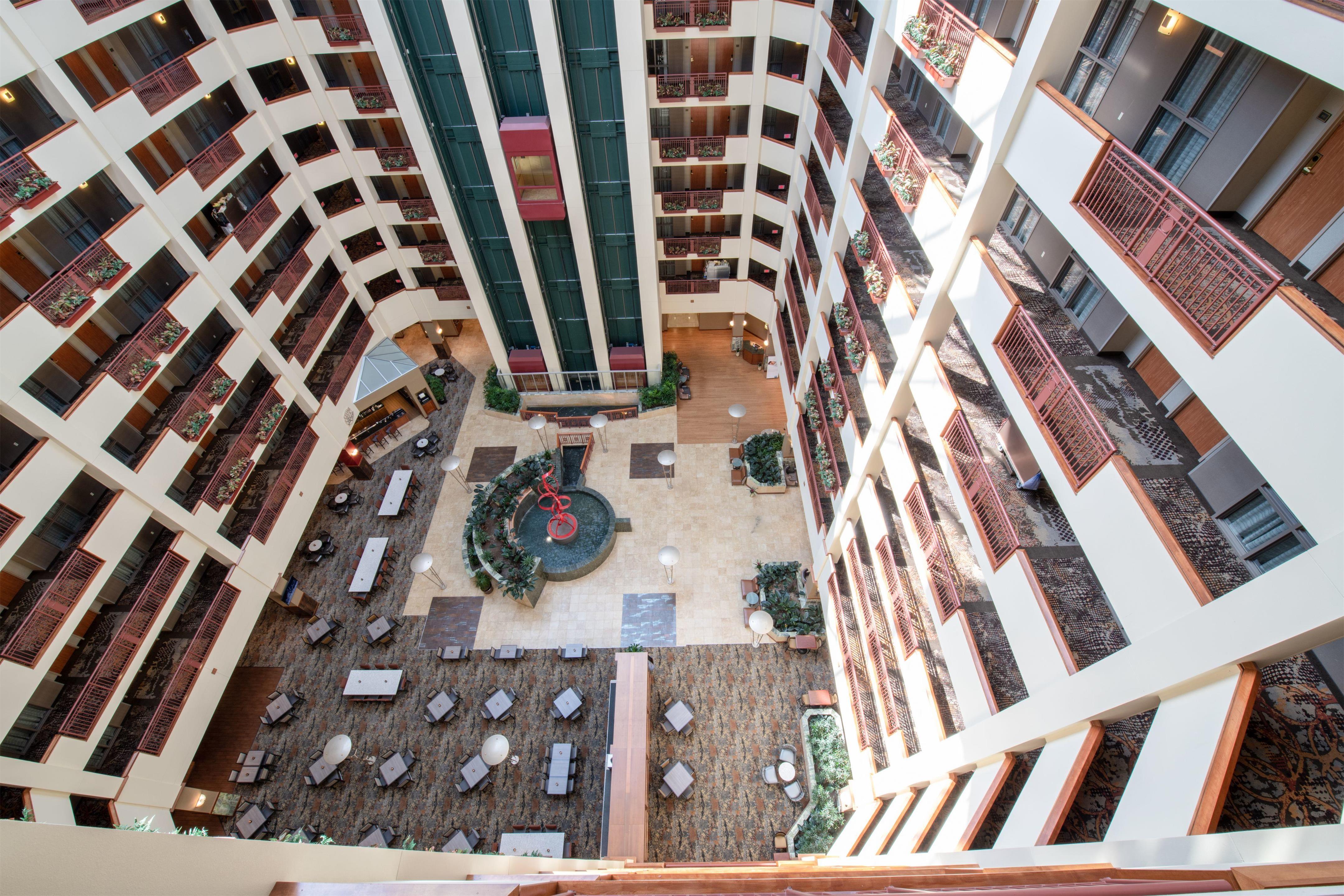 Lobby | Embassy Suites Northwest Arkansas - Hotel, Spa & Convention