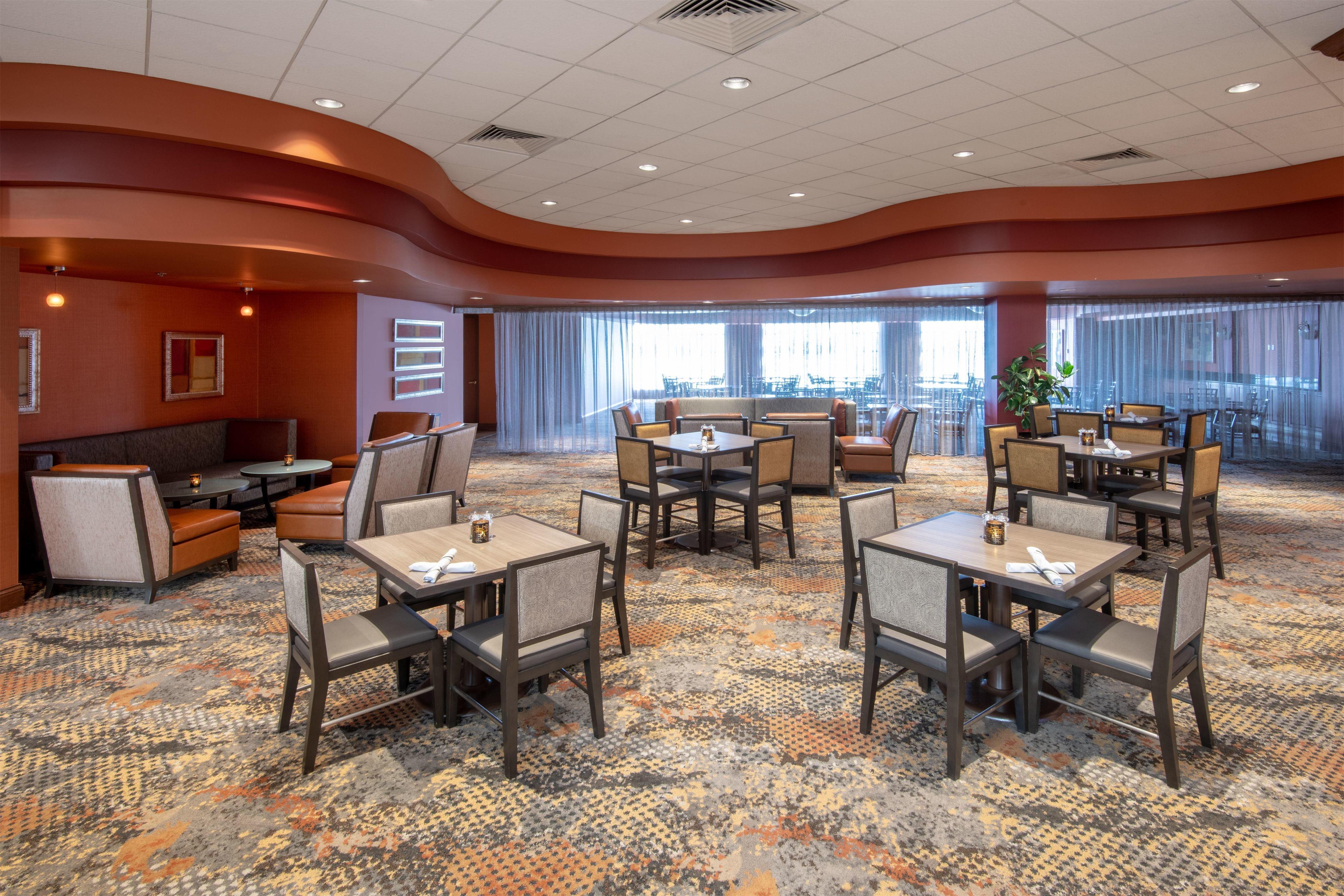 Restaurant | Embassy Suites Northwest Arkansas - Hotel, Spa & Convention