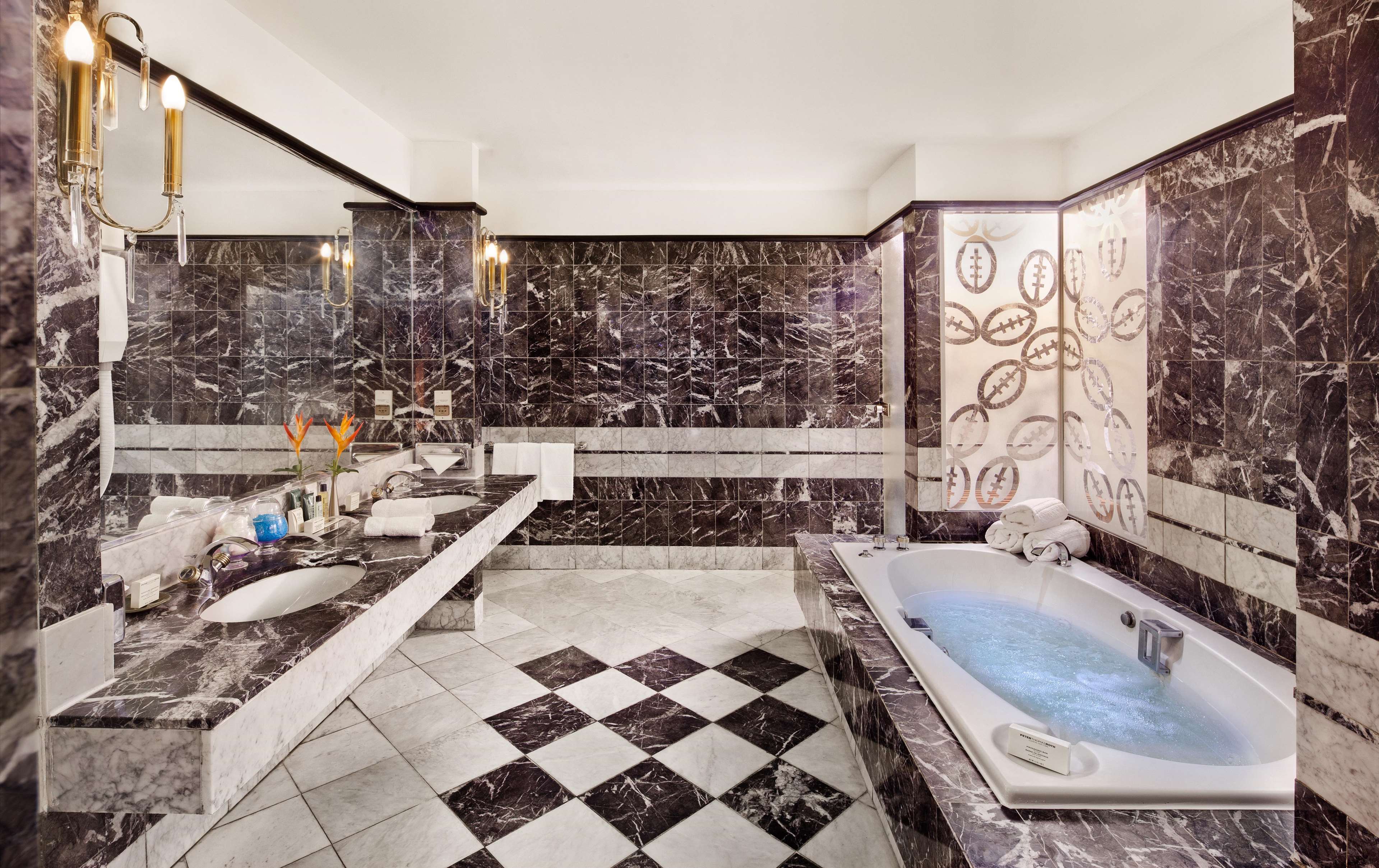 Hilton Yaounde Room Type - KING PRESIDENTIAL 3 ROOMS