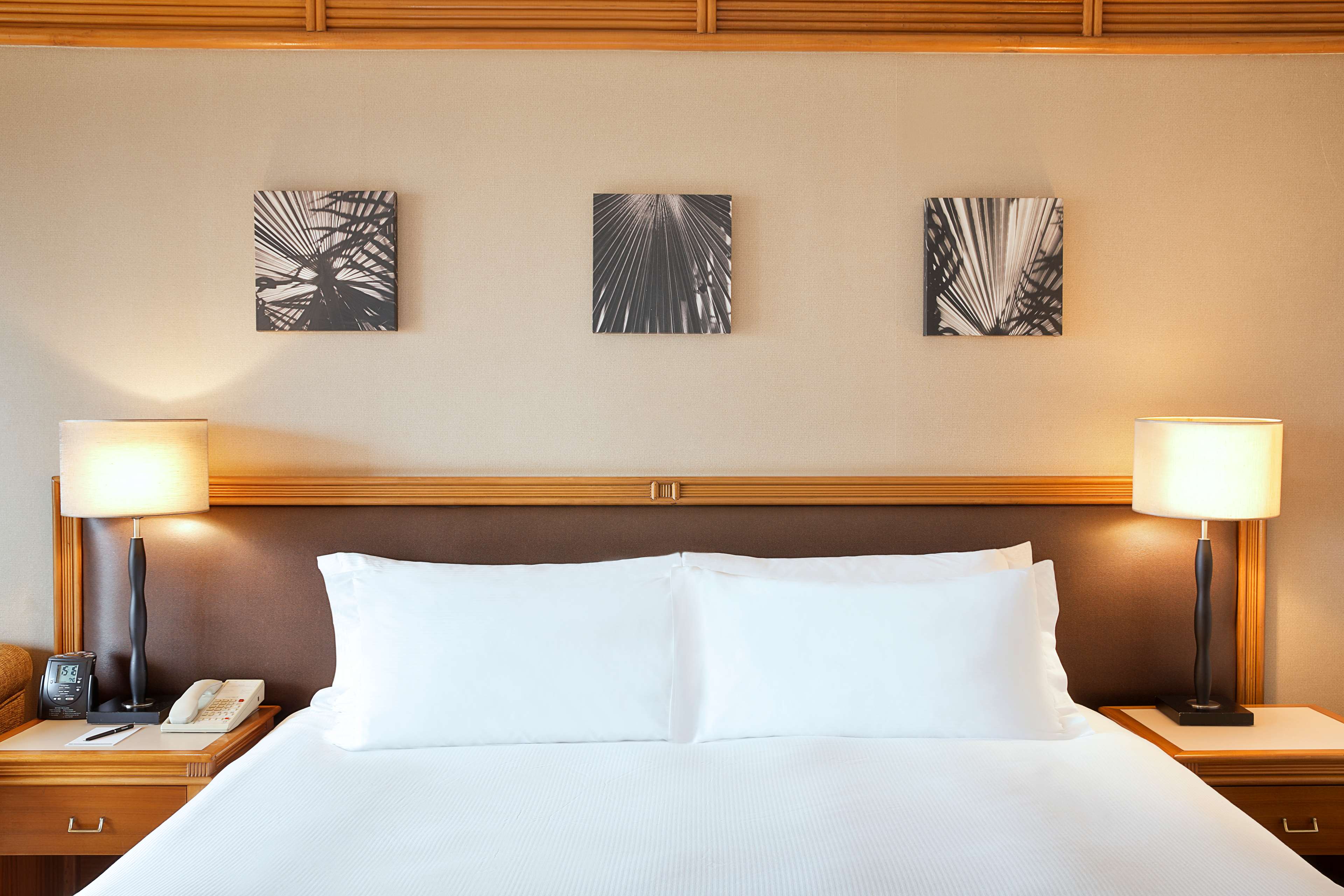 Hilton Yaounde Room Type - TWIN HILTON GUESTROOM