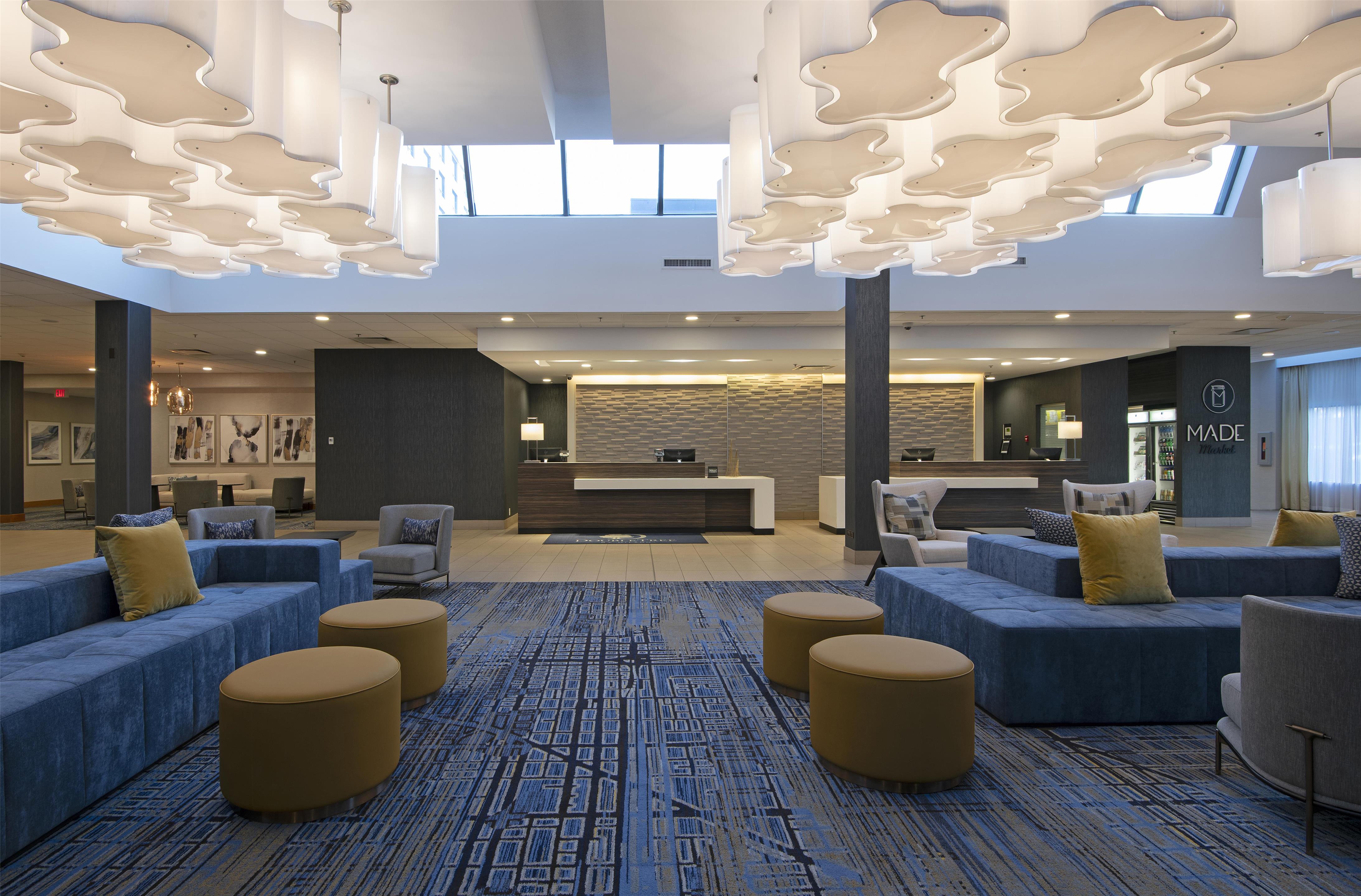 Reception | DoubleTree by Hilton Hotel West Edmonton