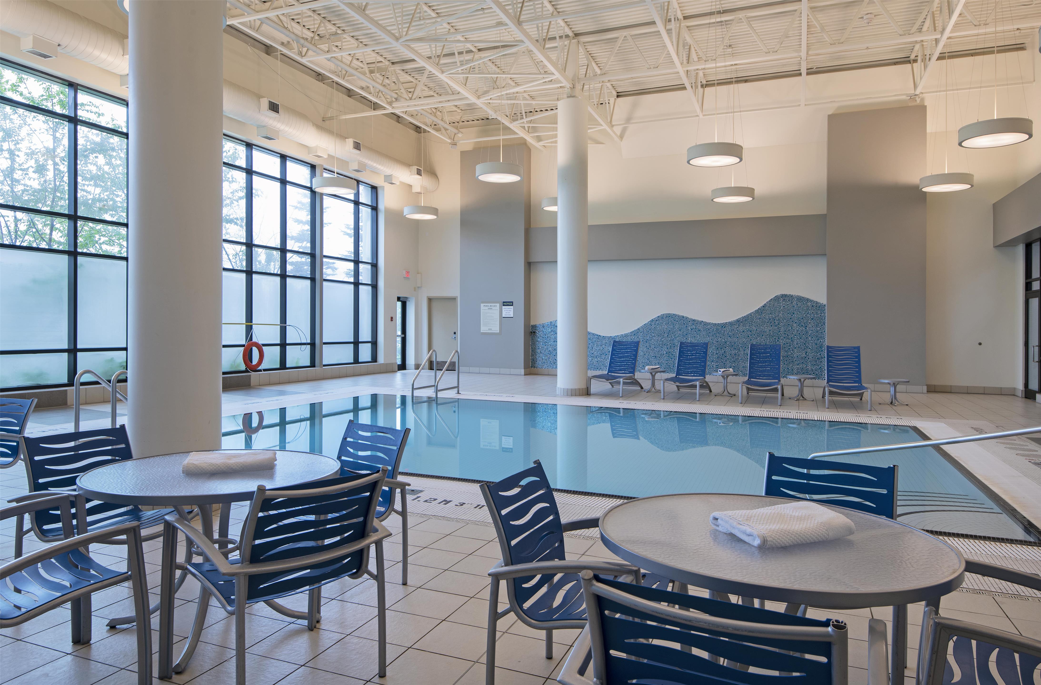 Pool | DoubleTree by Hilton Hotel West Edmonton