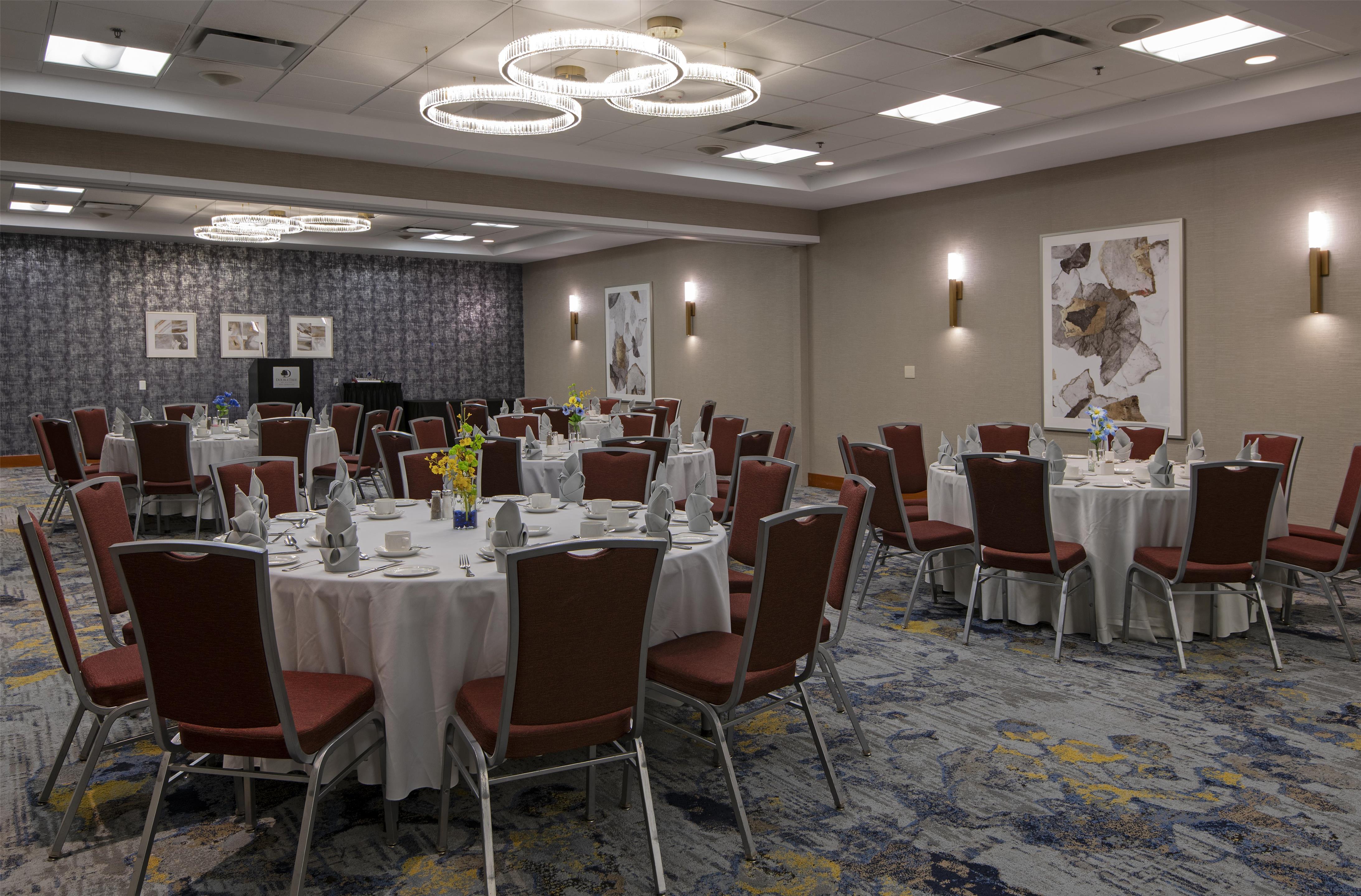 Meeting Room | DoubleTree by Hilton Hotel West Edmonton
