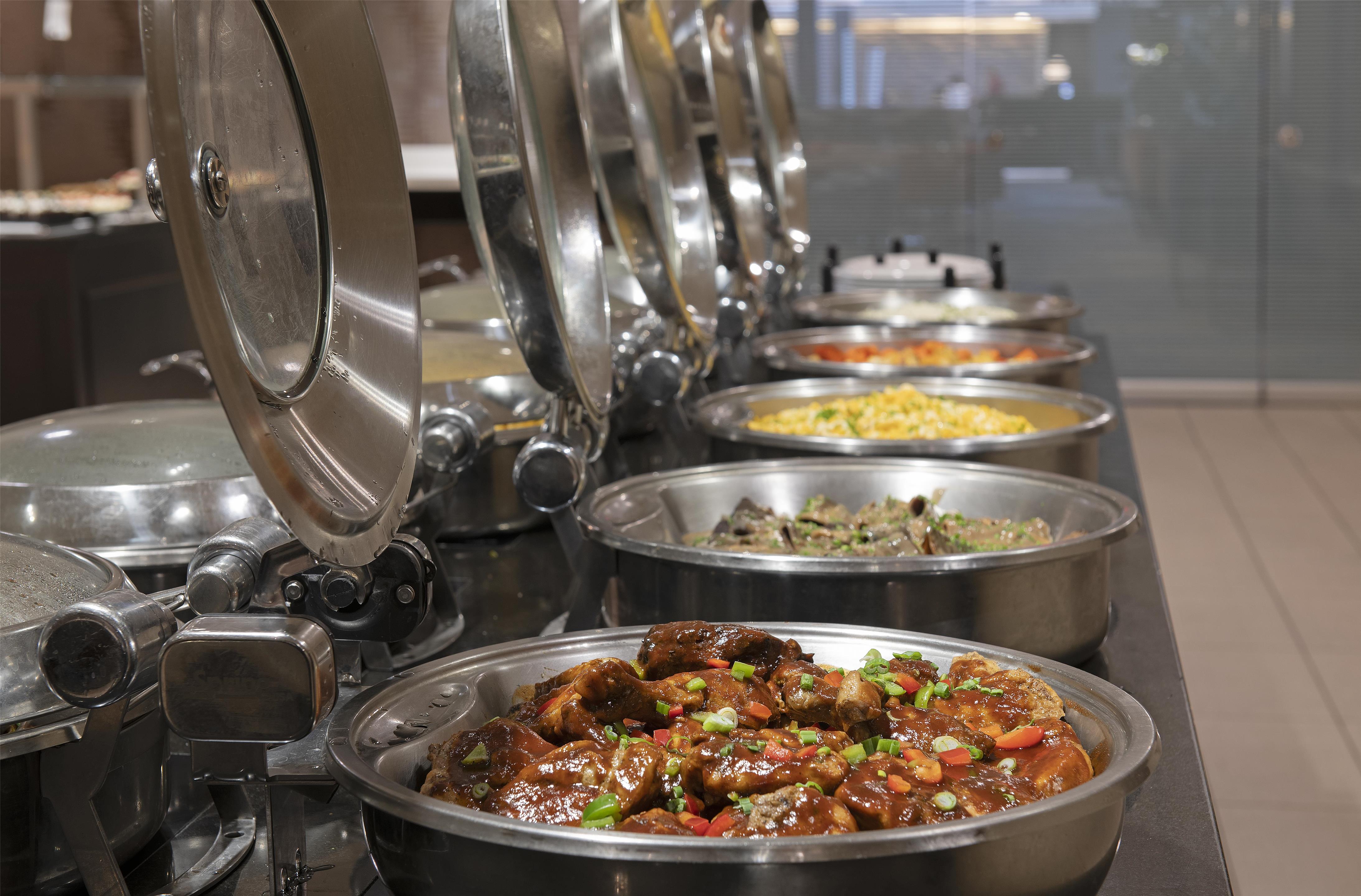 BarLounge | DoubleTree by Hilton Hotel West Edmonton