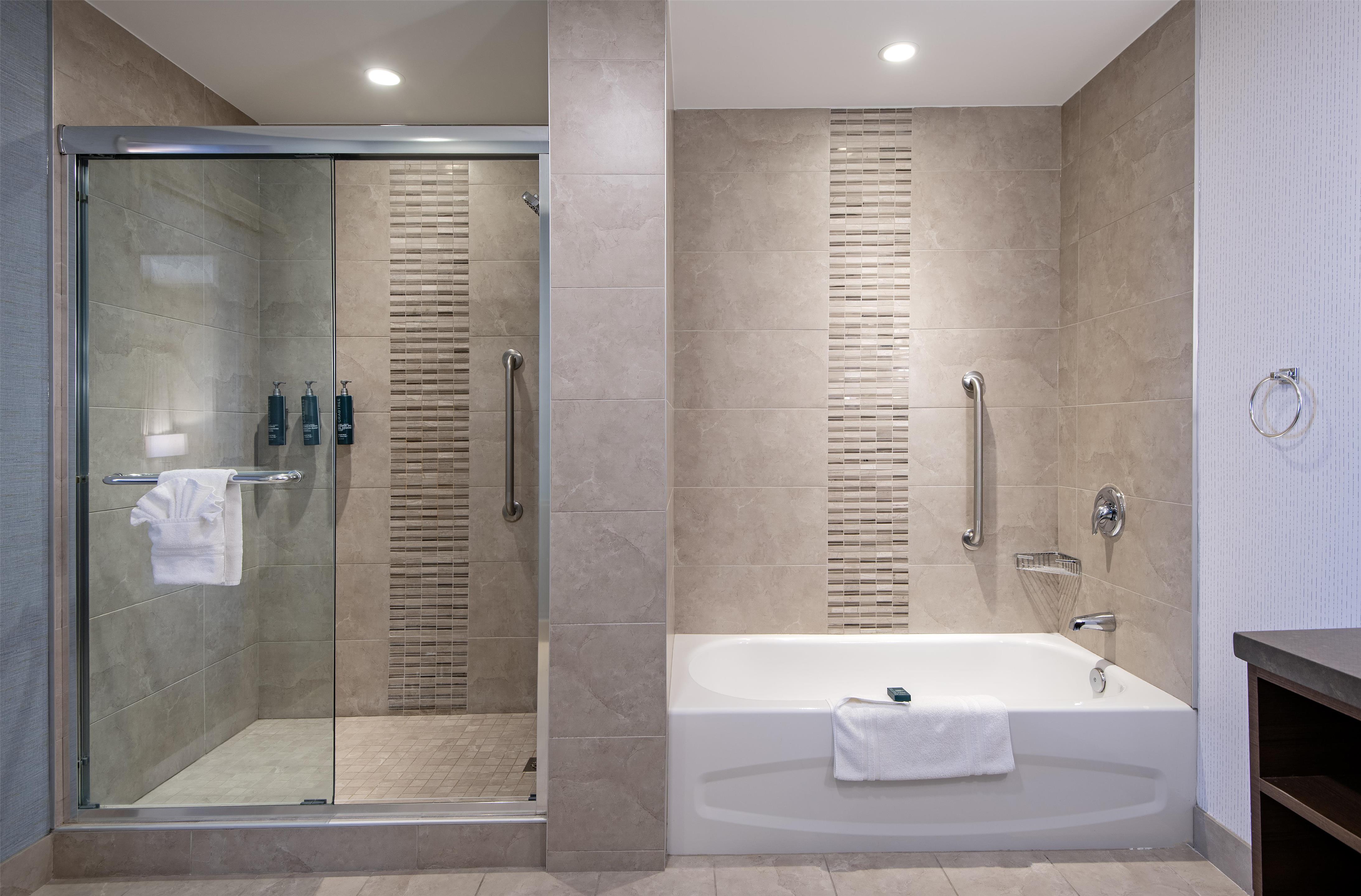 Guest room bath