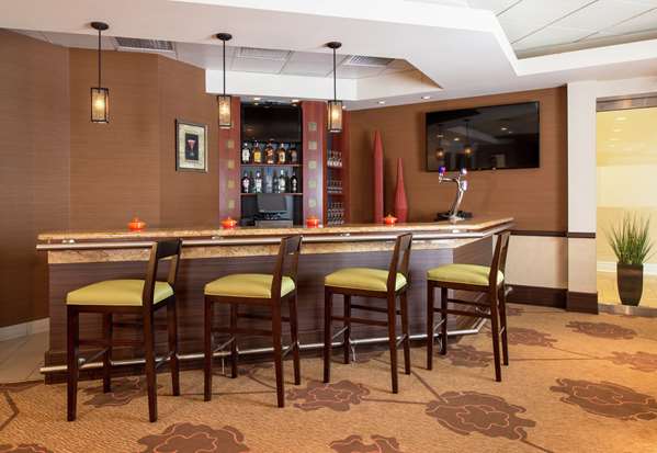 Bar - Hilton Garden Inn West Edmonton