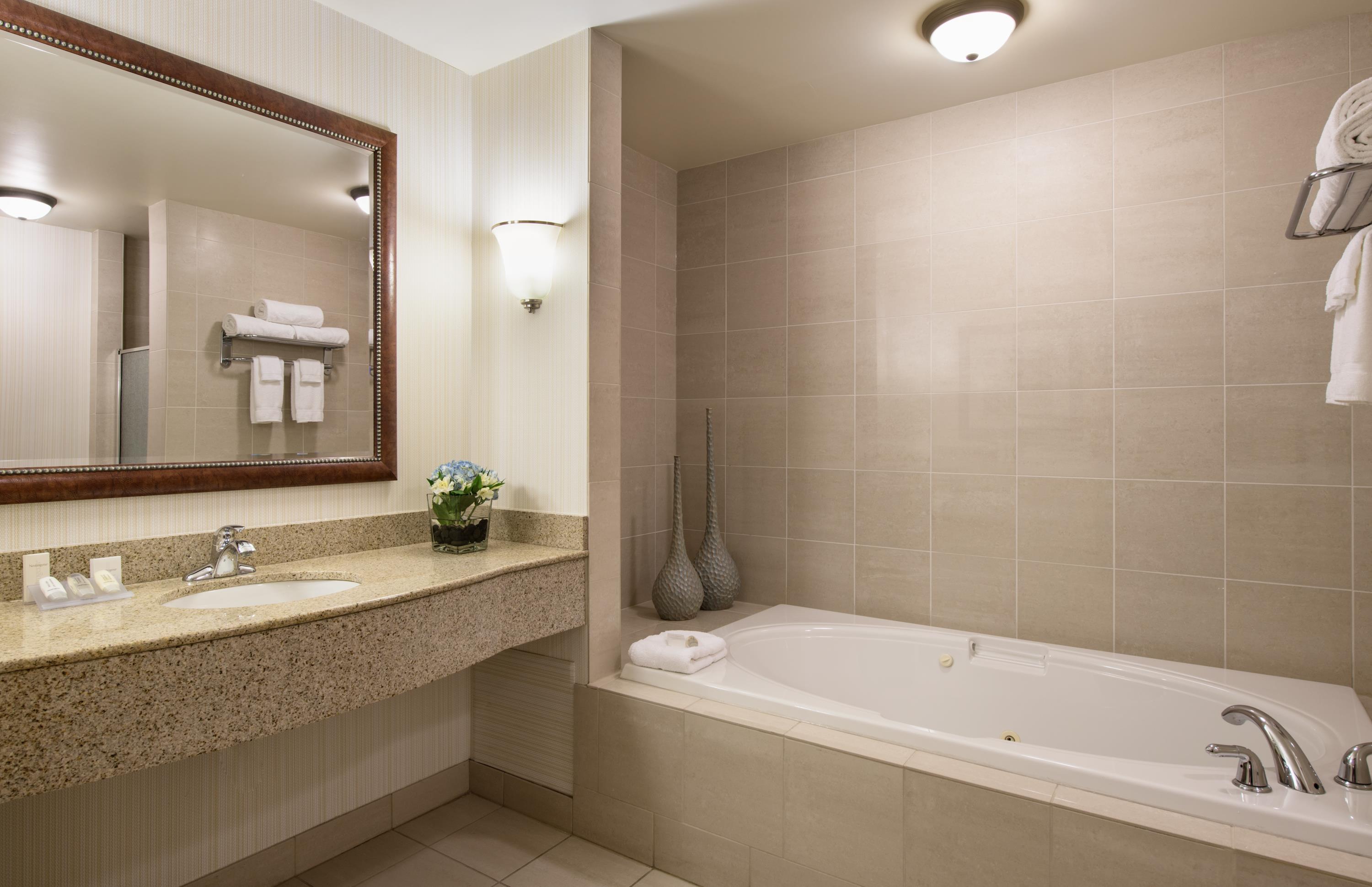 Guest room bath
