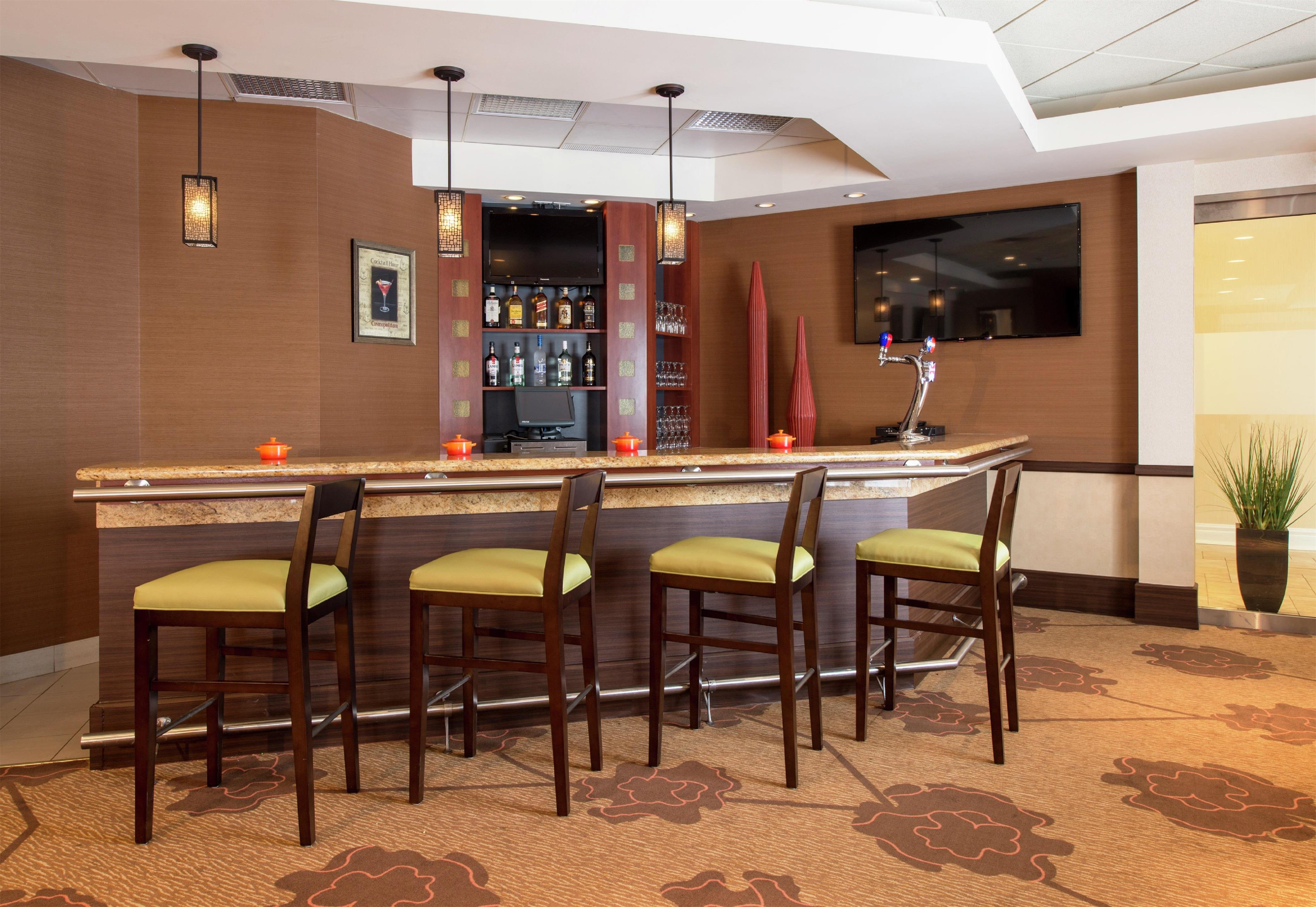 BarLounge | Hilton Garden Inn West Edmonton