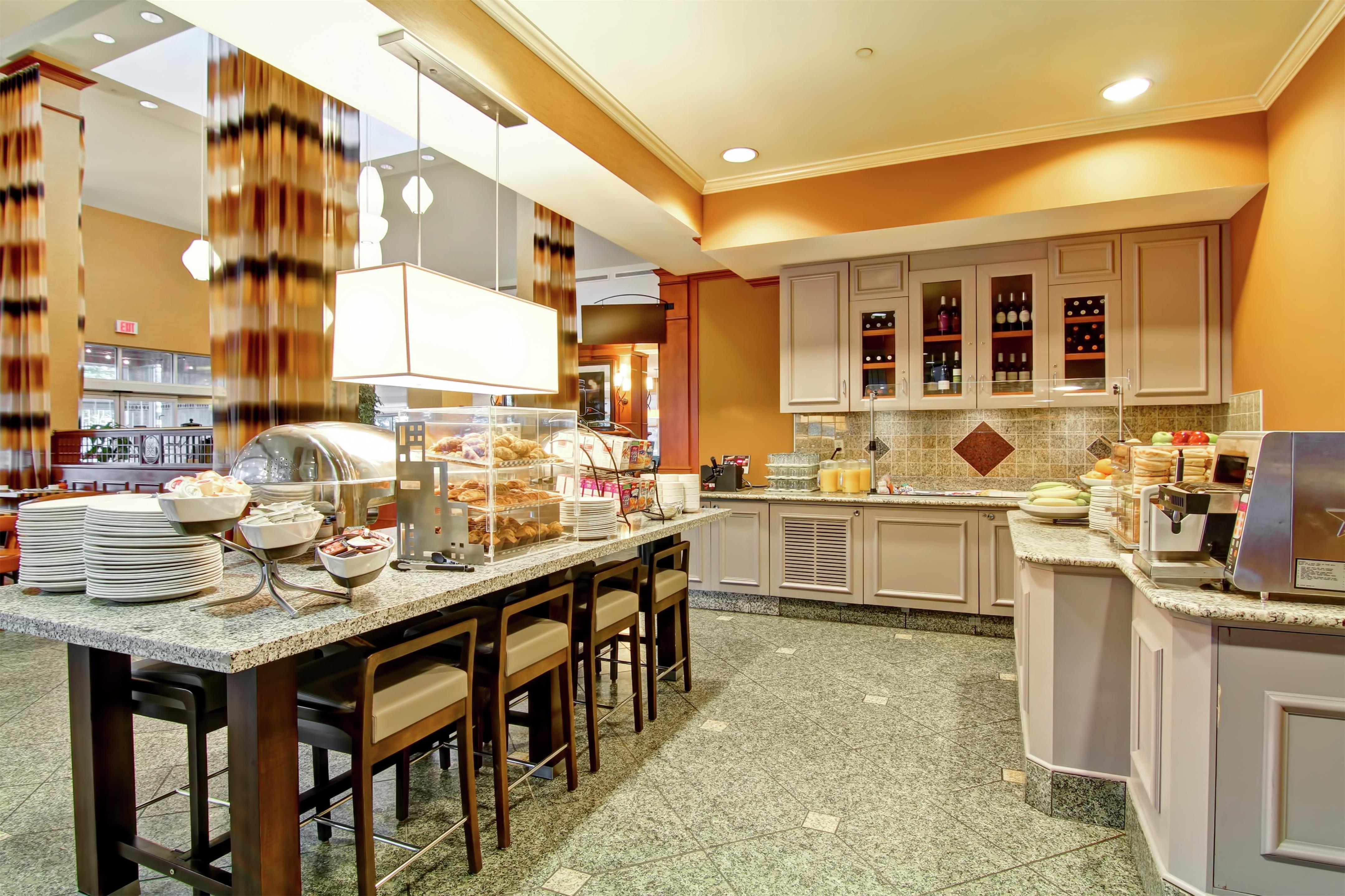 Restaurant | Hilton Garden Inn Ottawa Airport
