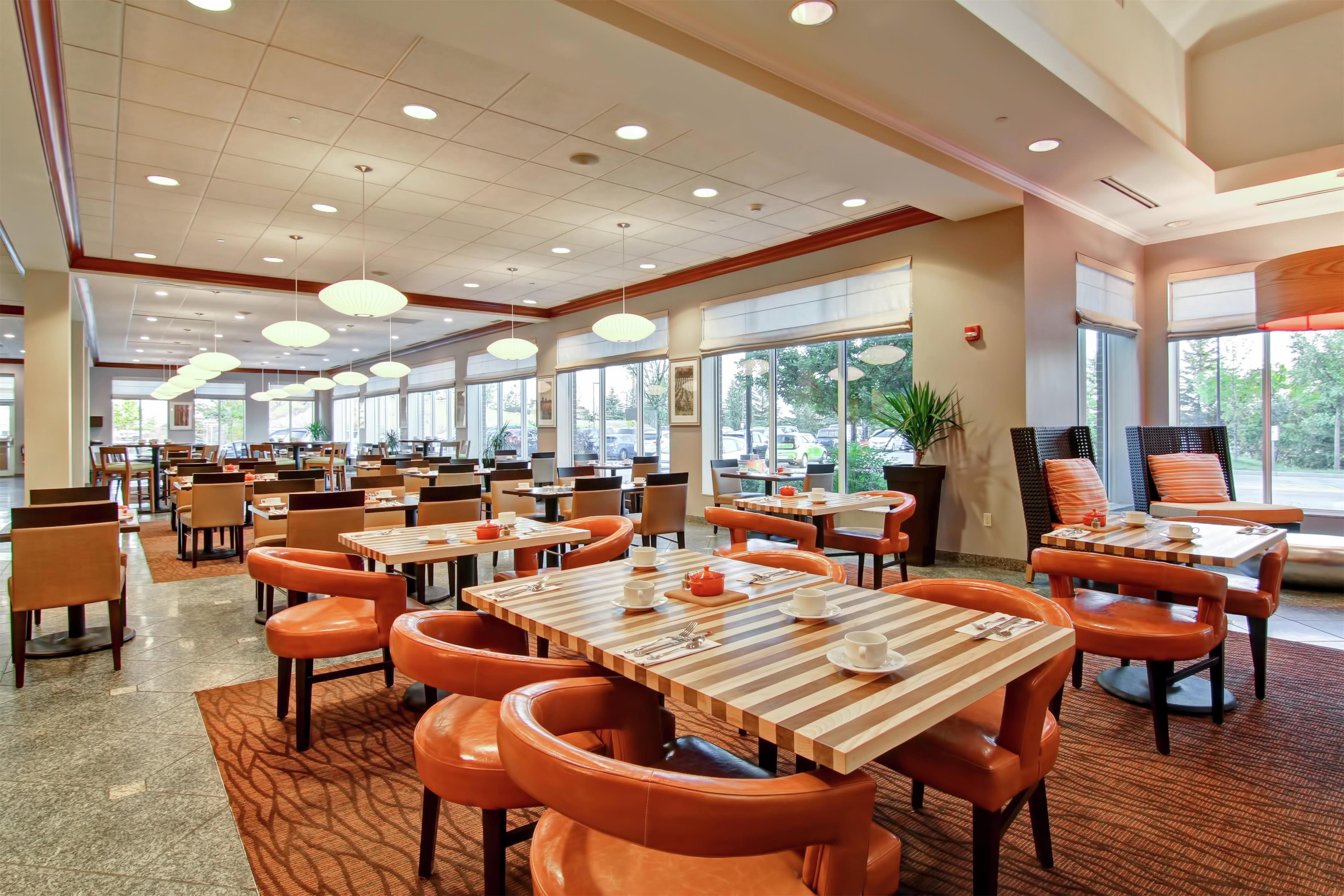 Restaurant | Hilton Garden Inn Ottawa Airport