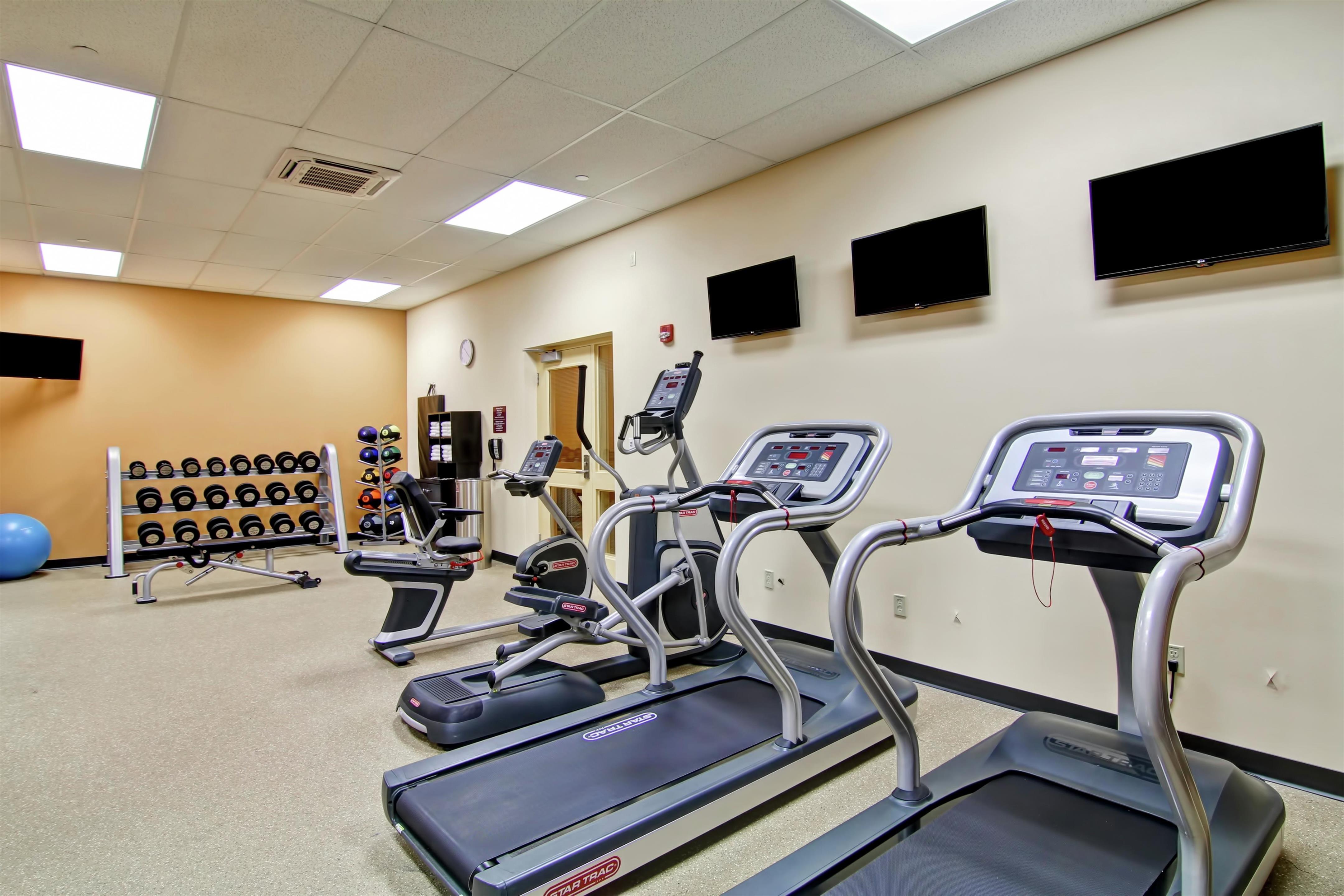 Health club fitness center gym | Hilton Garden Inn Ottawa Airport
