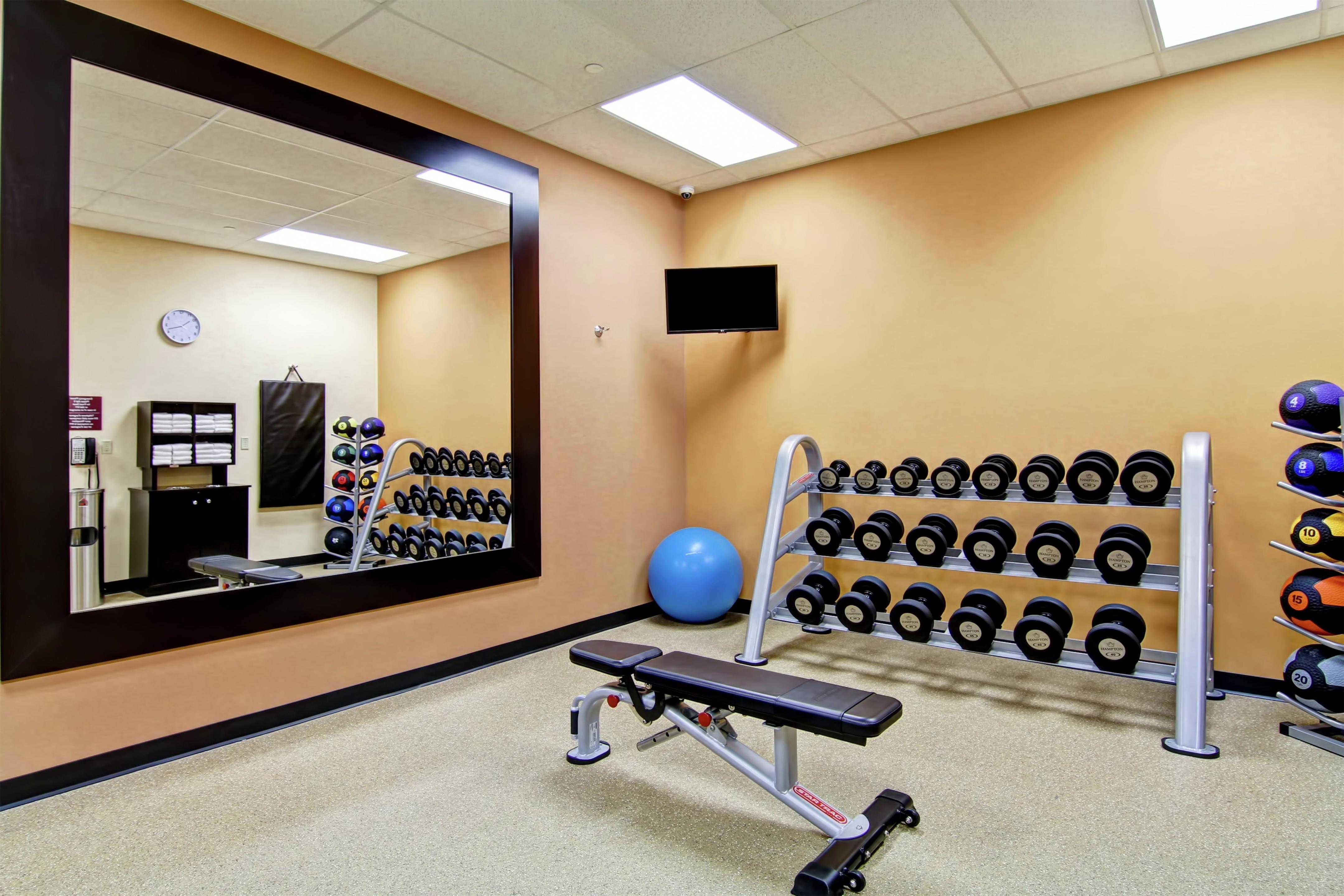 Health club fitness center gym | Hilton Garden Inn Ottawa Airport