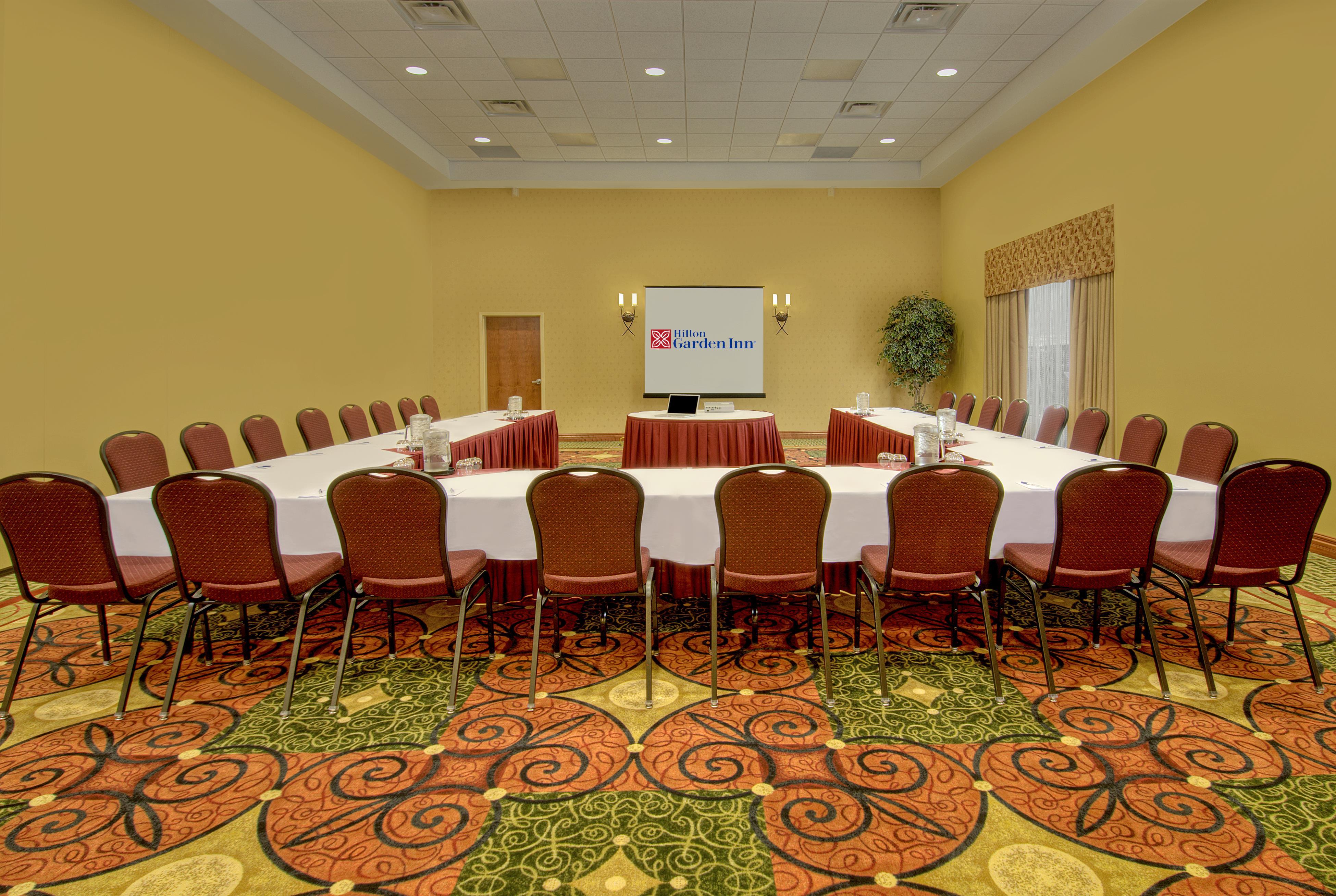 Meeting Room | Hilton Garden Inn Ottawa Airport