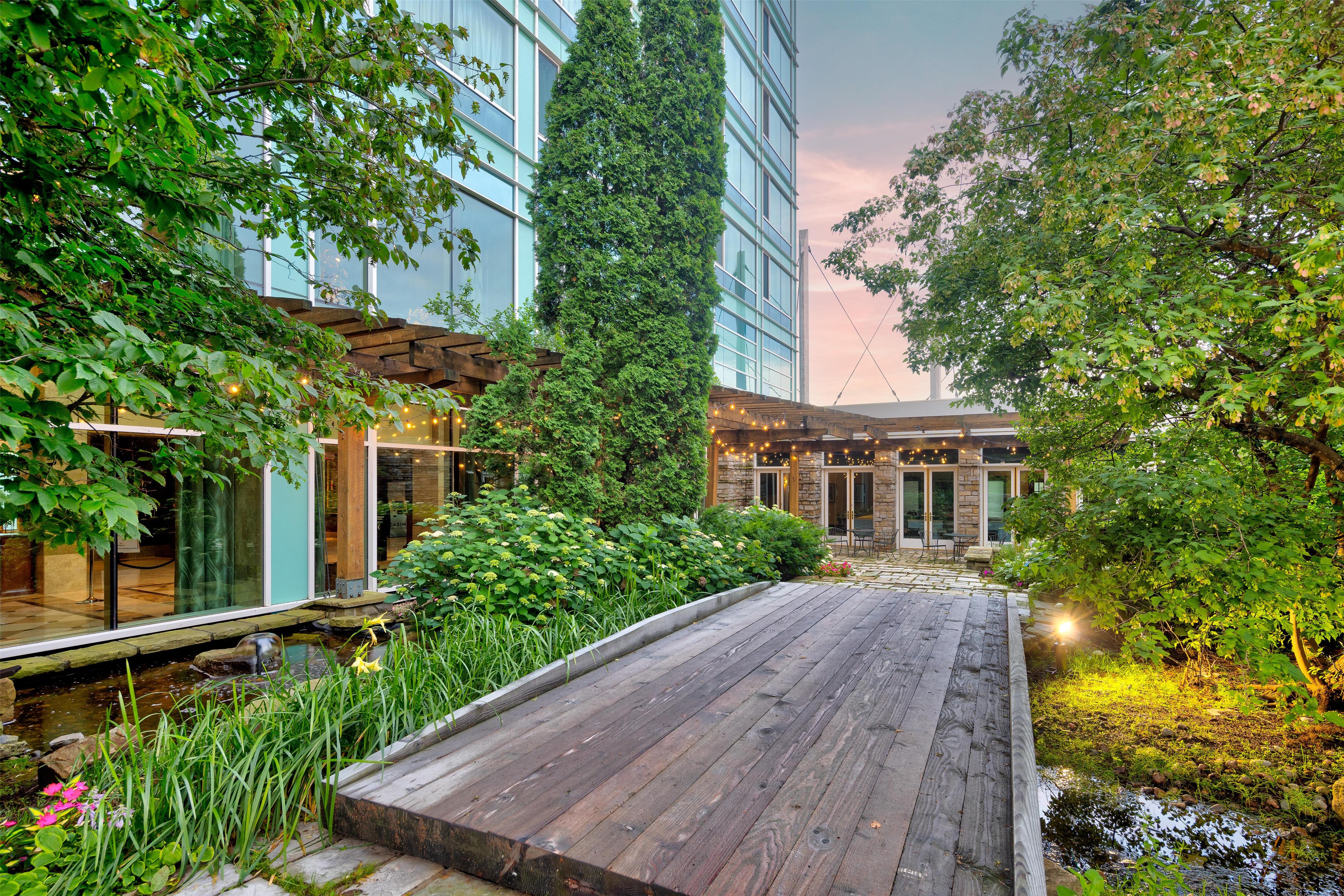 Exterior | Hilton Lac Leamy