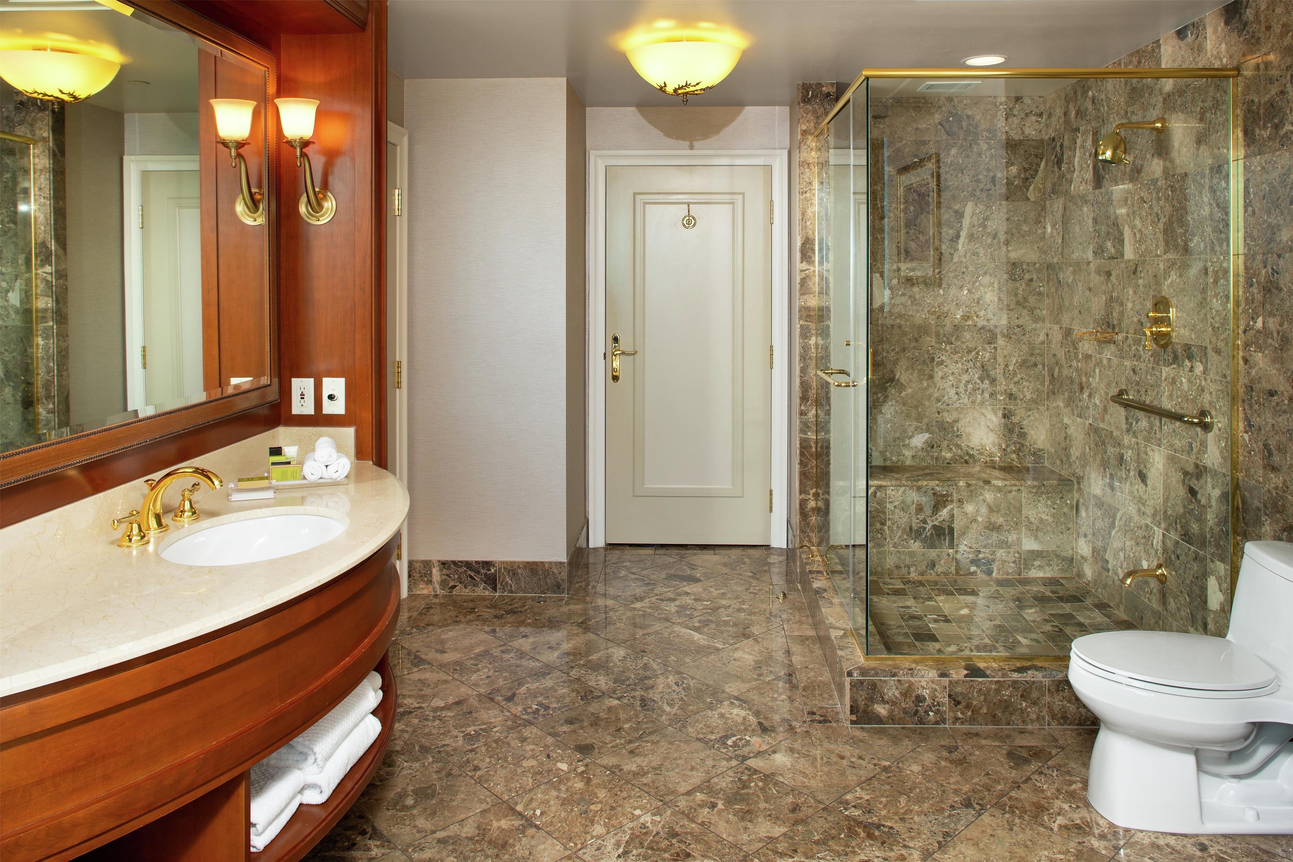 Guest room bath