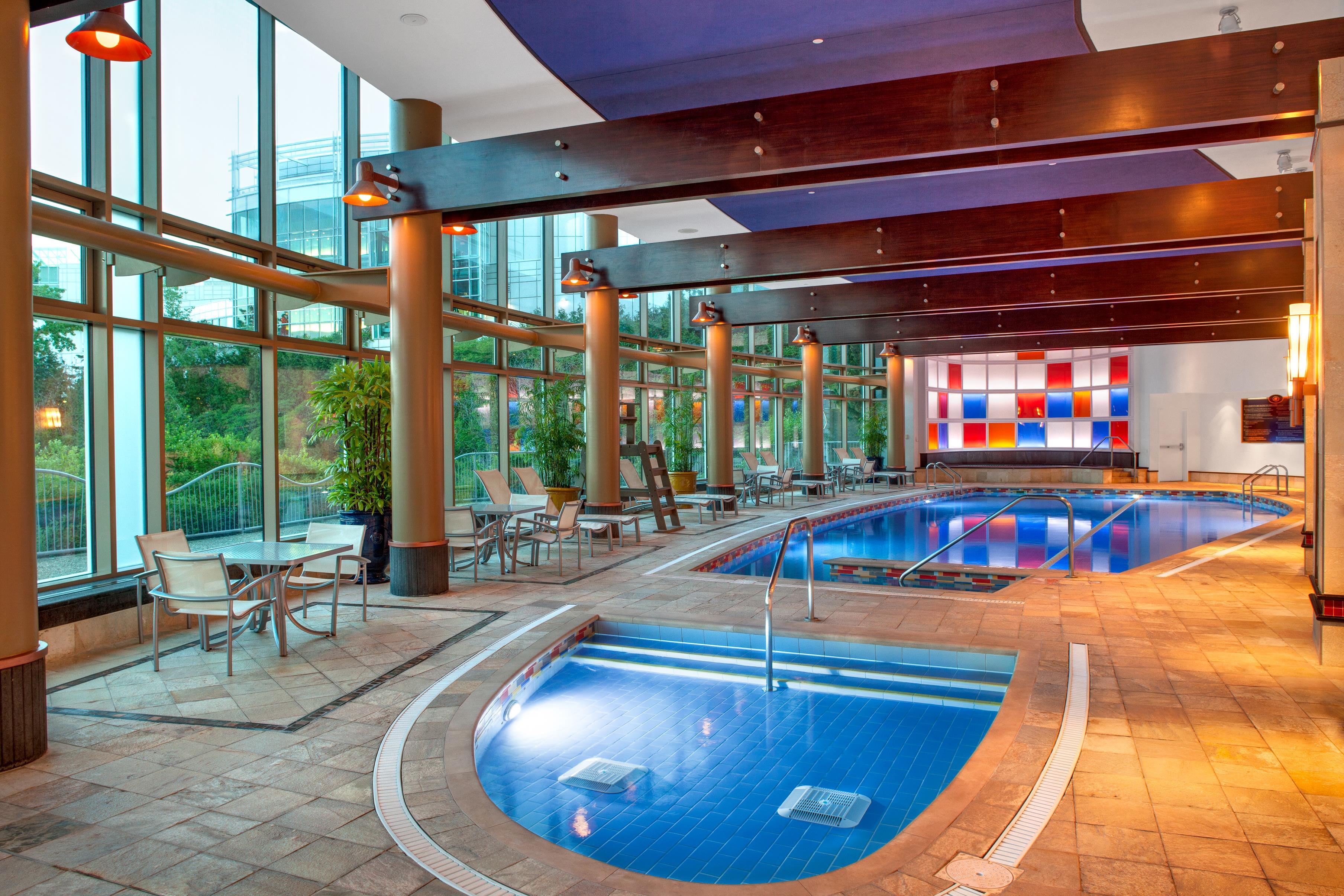 Pool | Hilton Lac Leamy
