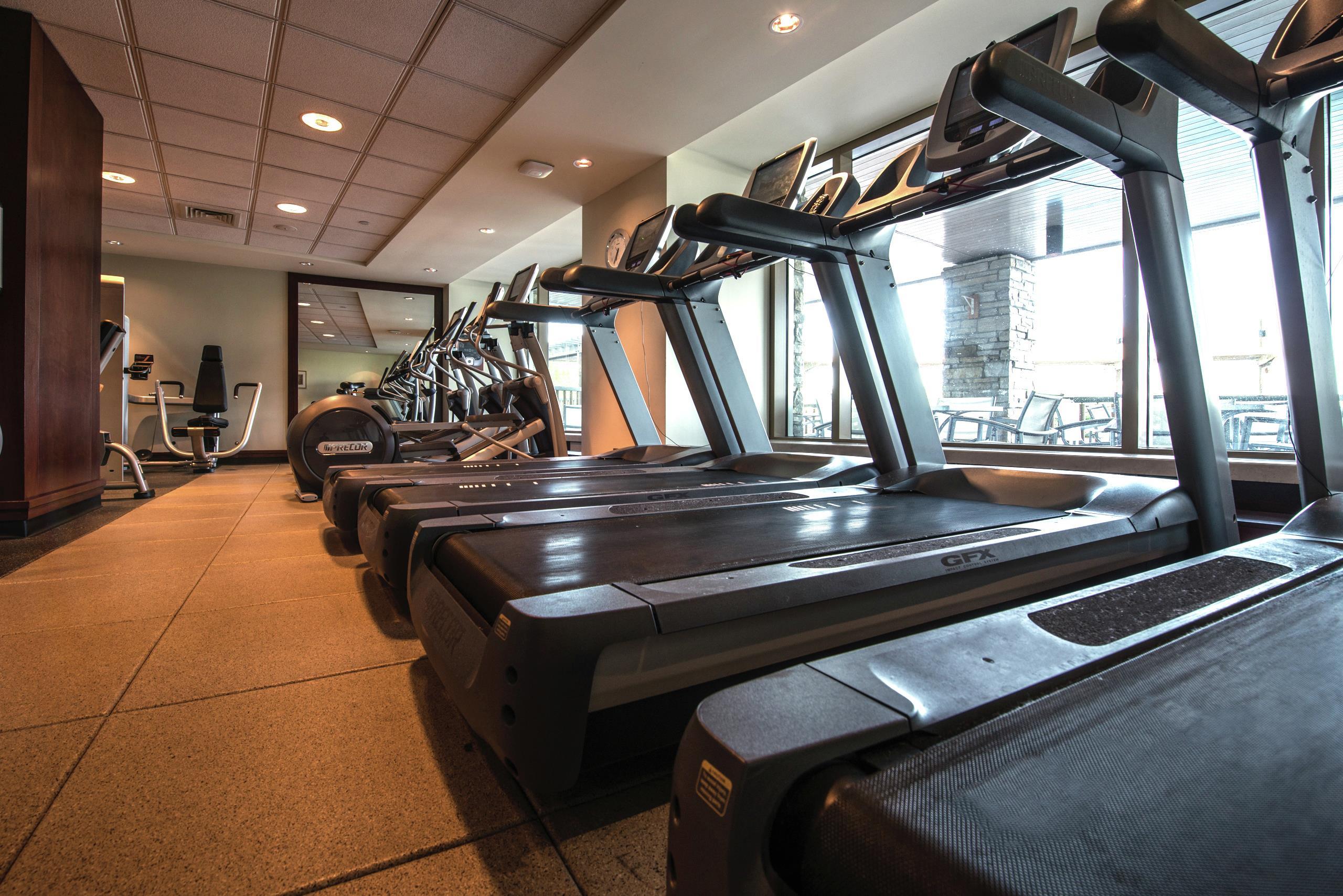 Health club fitness center gym | Hilton Lac Leamy