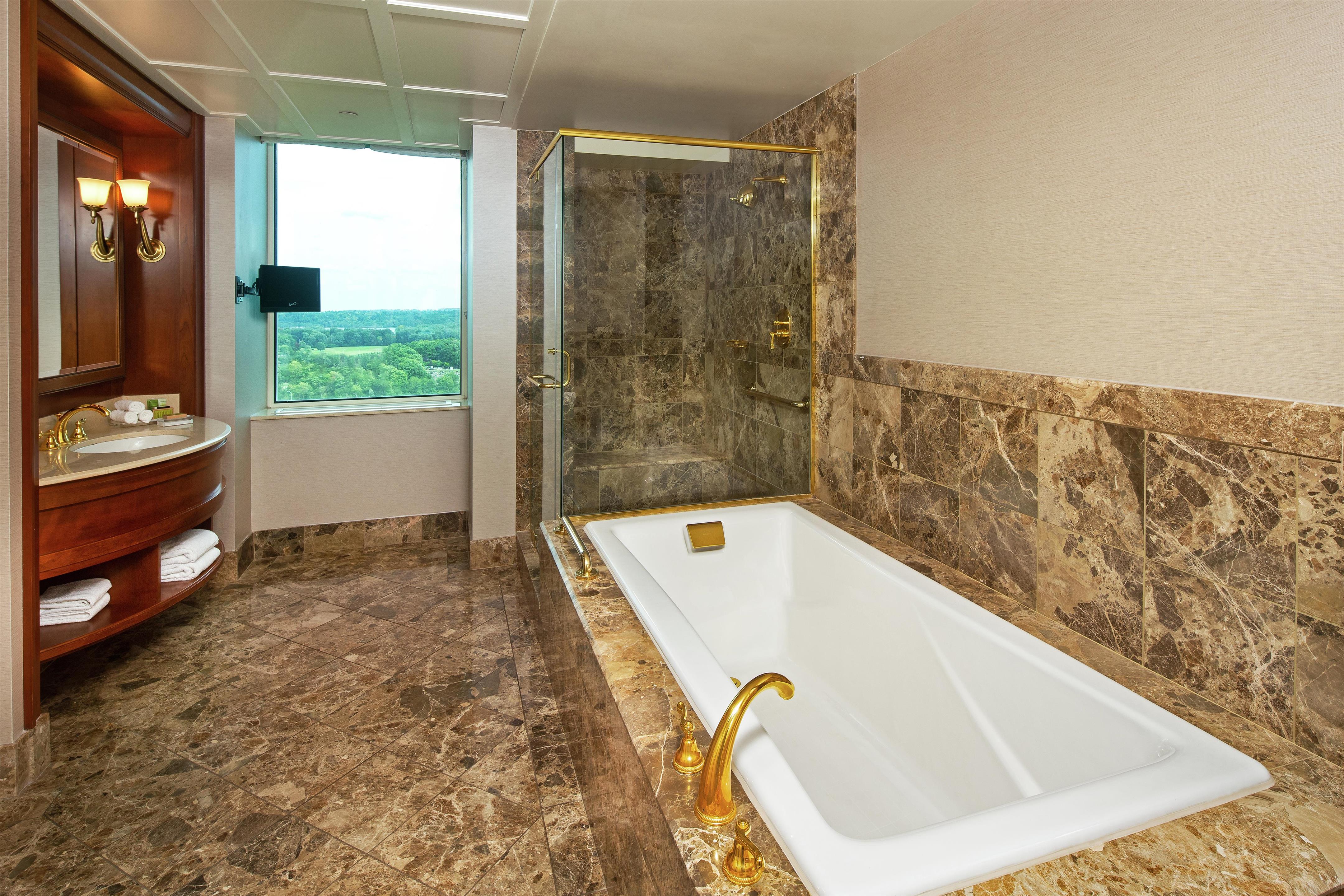 Guest room bath