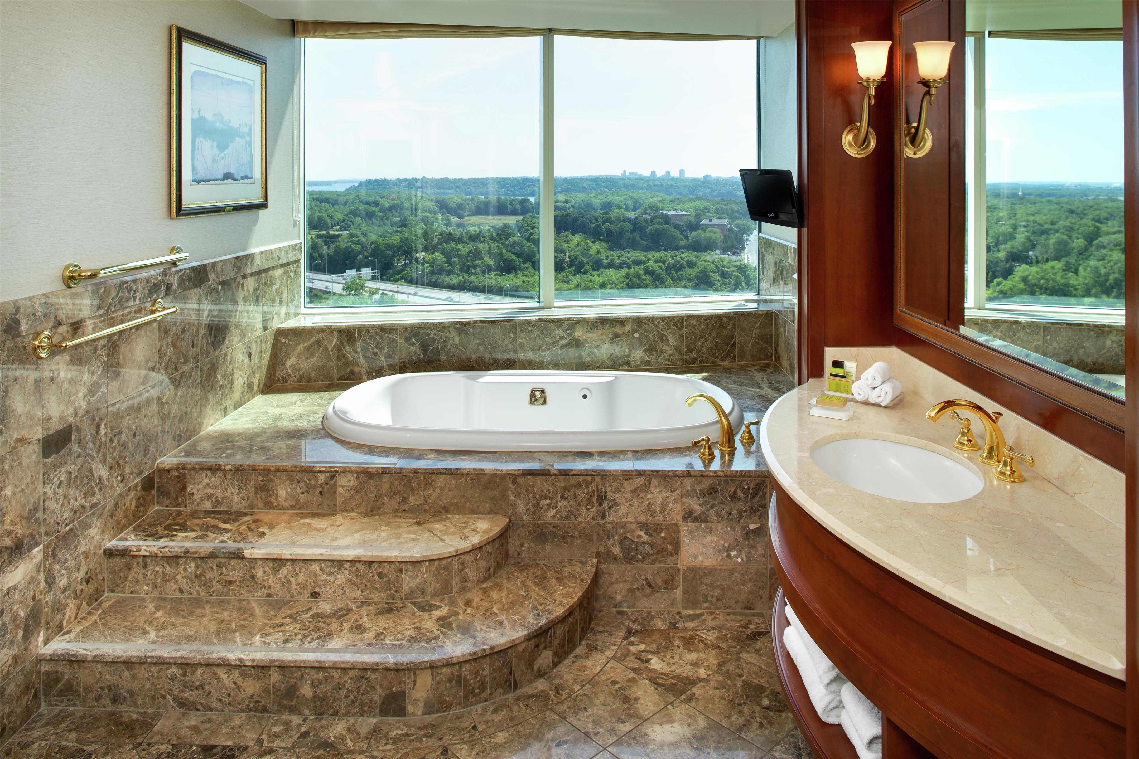 Guest room bath