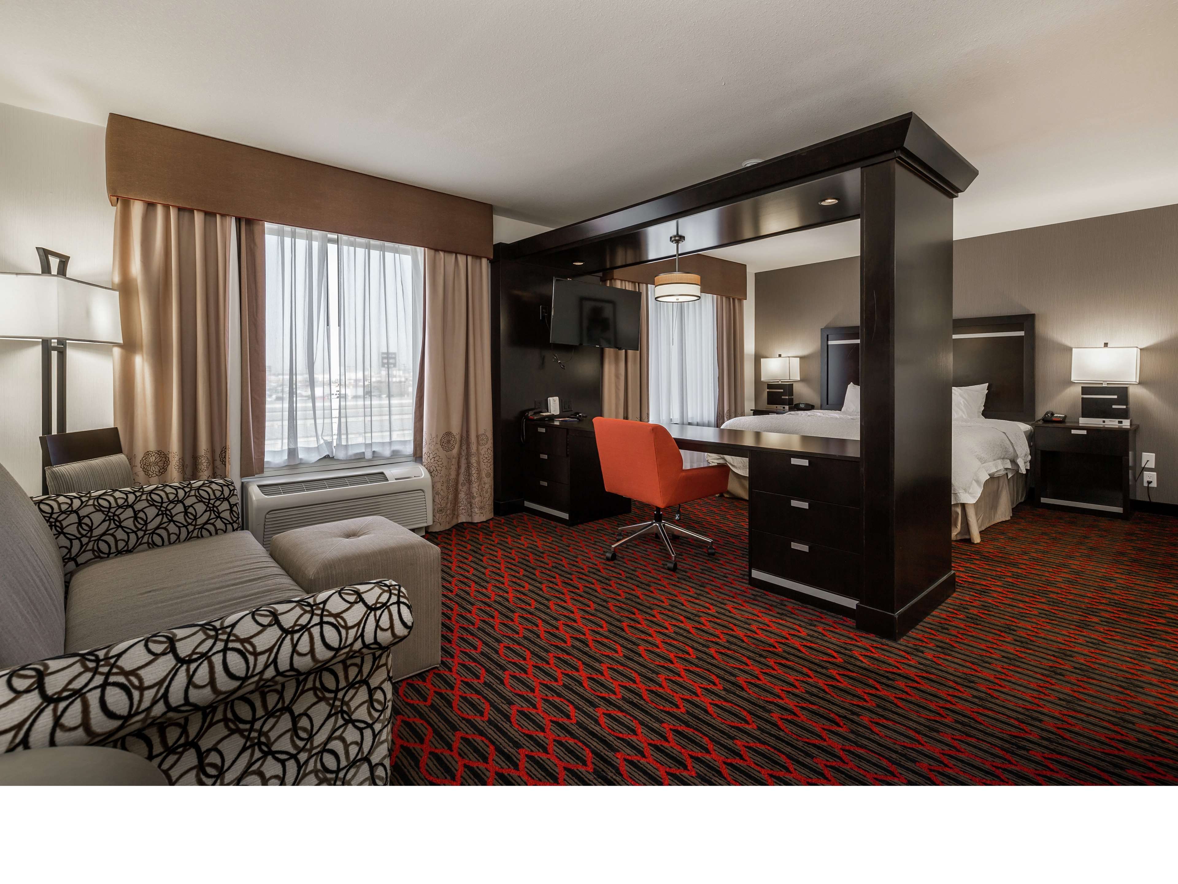 Hampton Inn & Suites by Hilton Lethbridge Room Type - 1 KNG STUDIO SUITE NOSMOKE