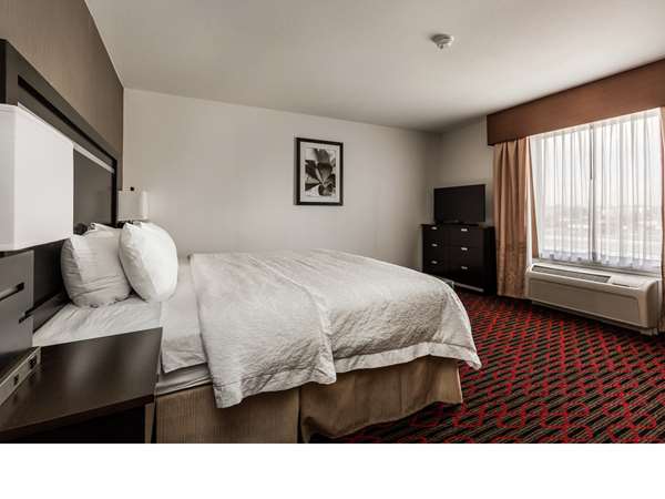  - Hampton Inn & Suites Lethbridge