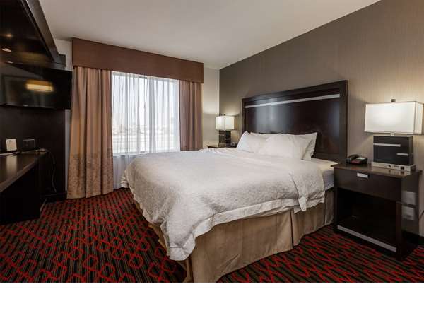  - Hampton Inn & Suites Lethbridge