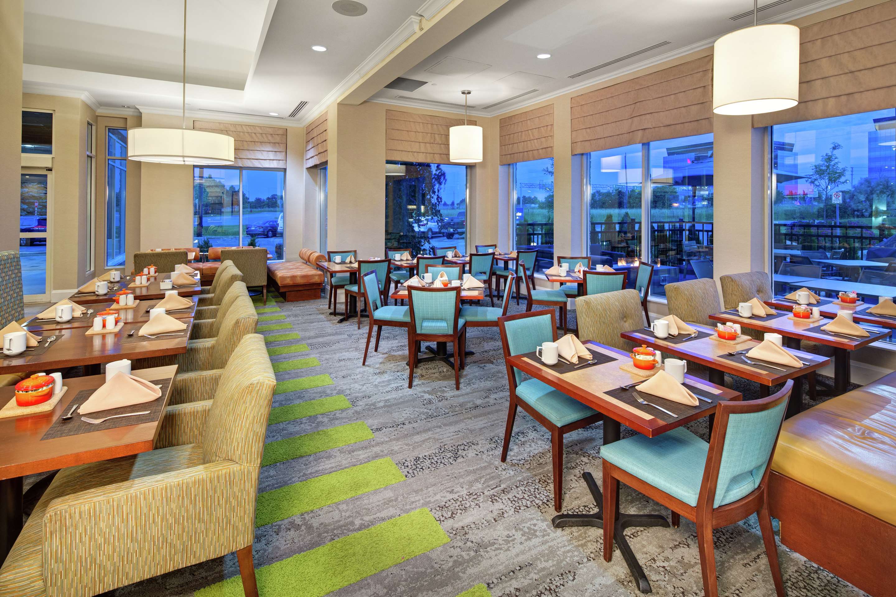 Restaurant | Hilton Garden Inn Toronto/Oakville