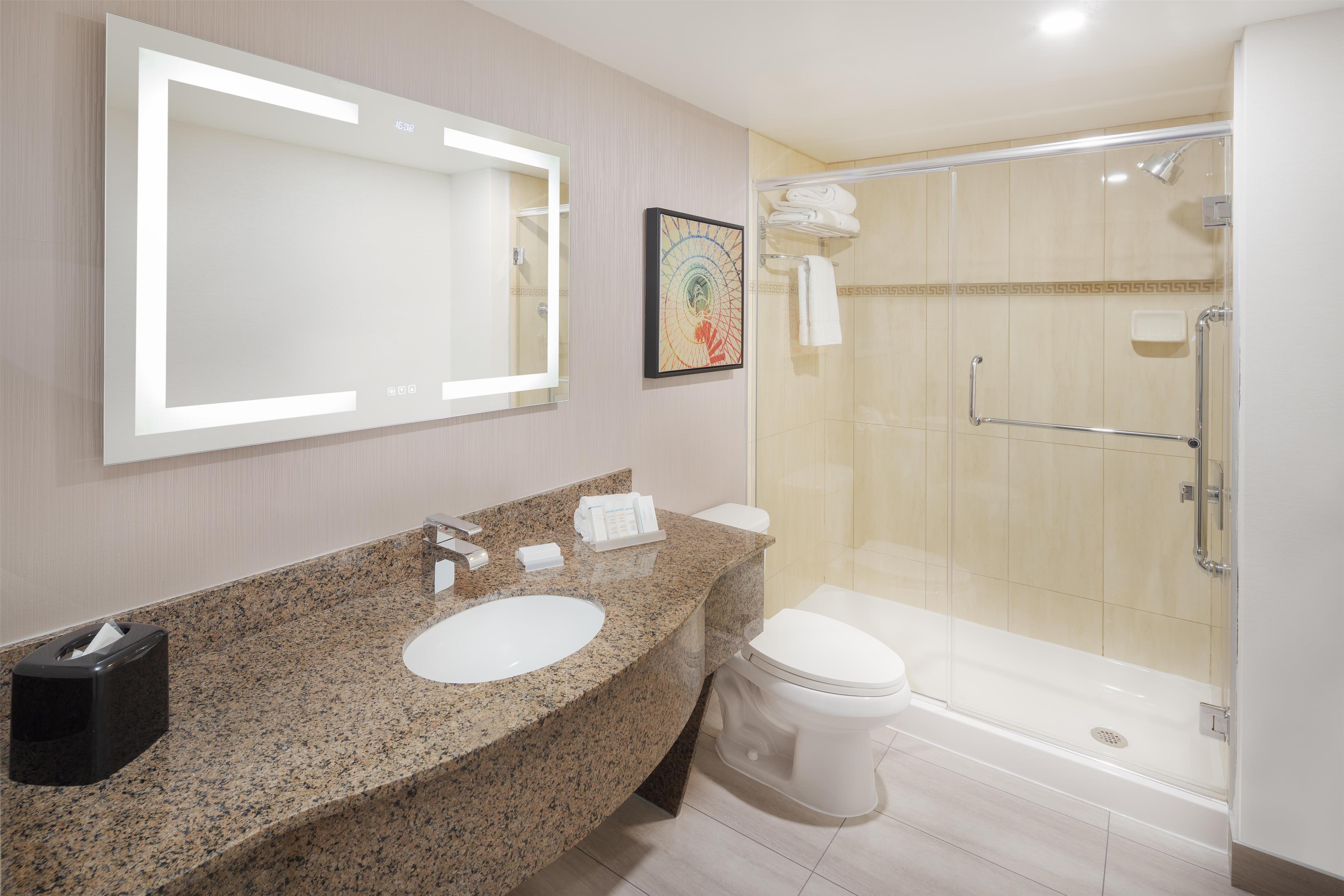 Guest room bath