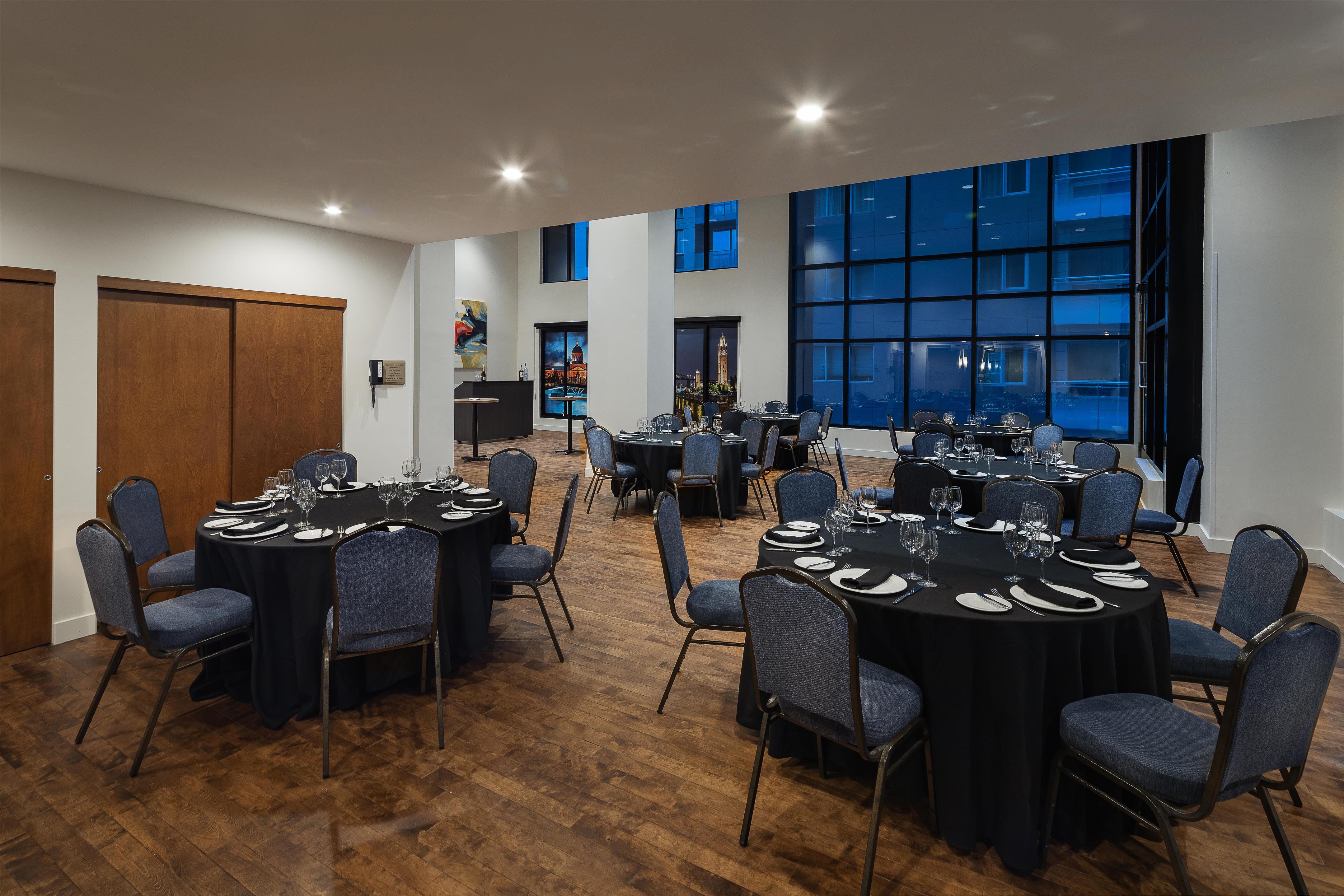 Meeting Room | Hilton Garden Inn Montreal Centre-Ville