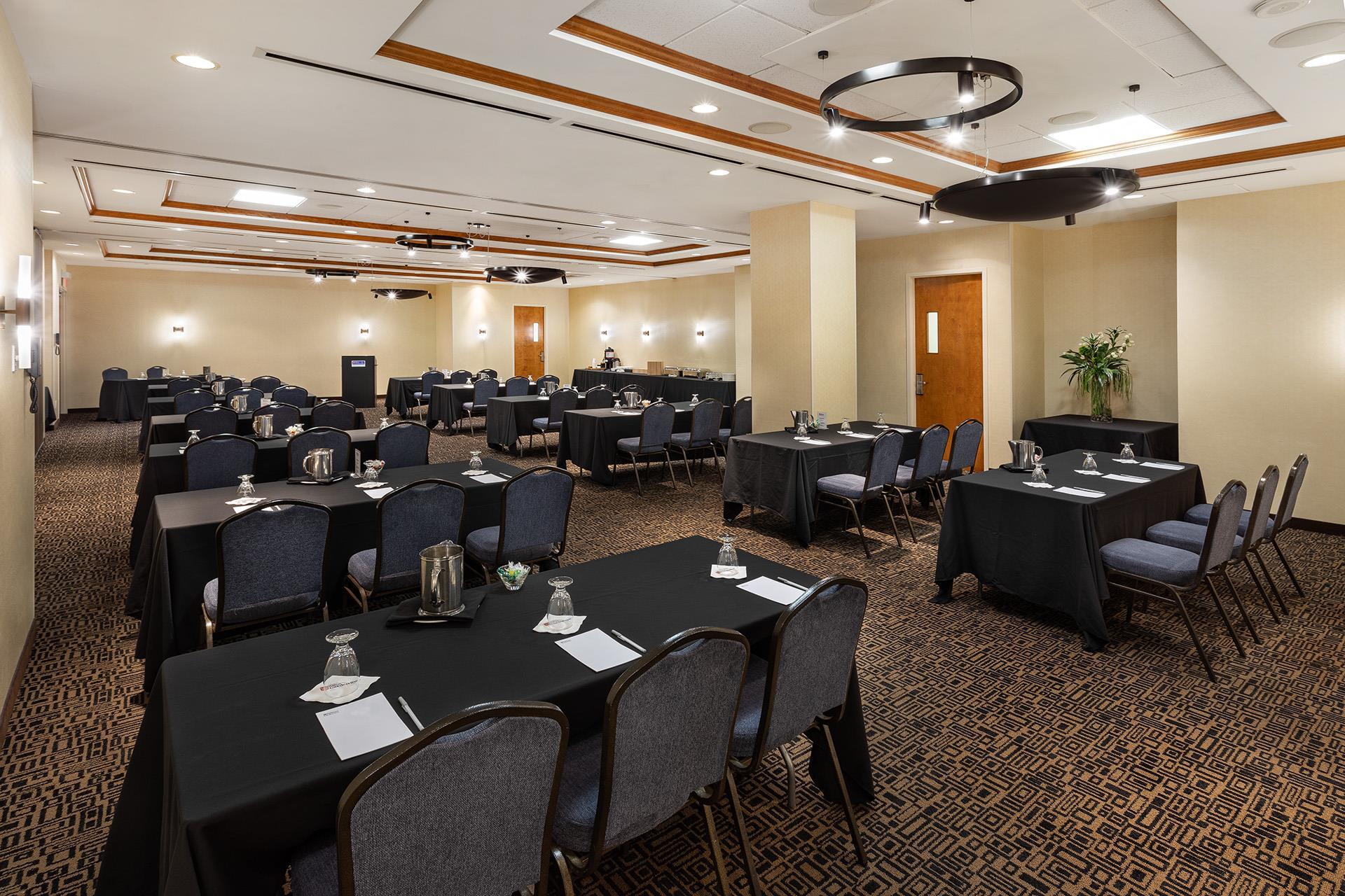Meeting Room | Hilton Garden Inn Montreal Centre-Ville