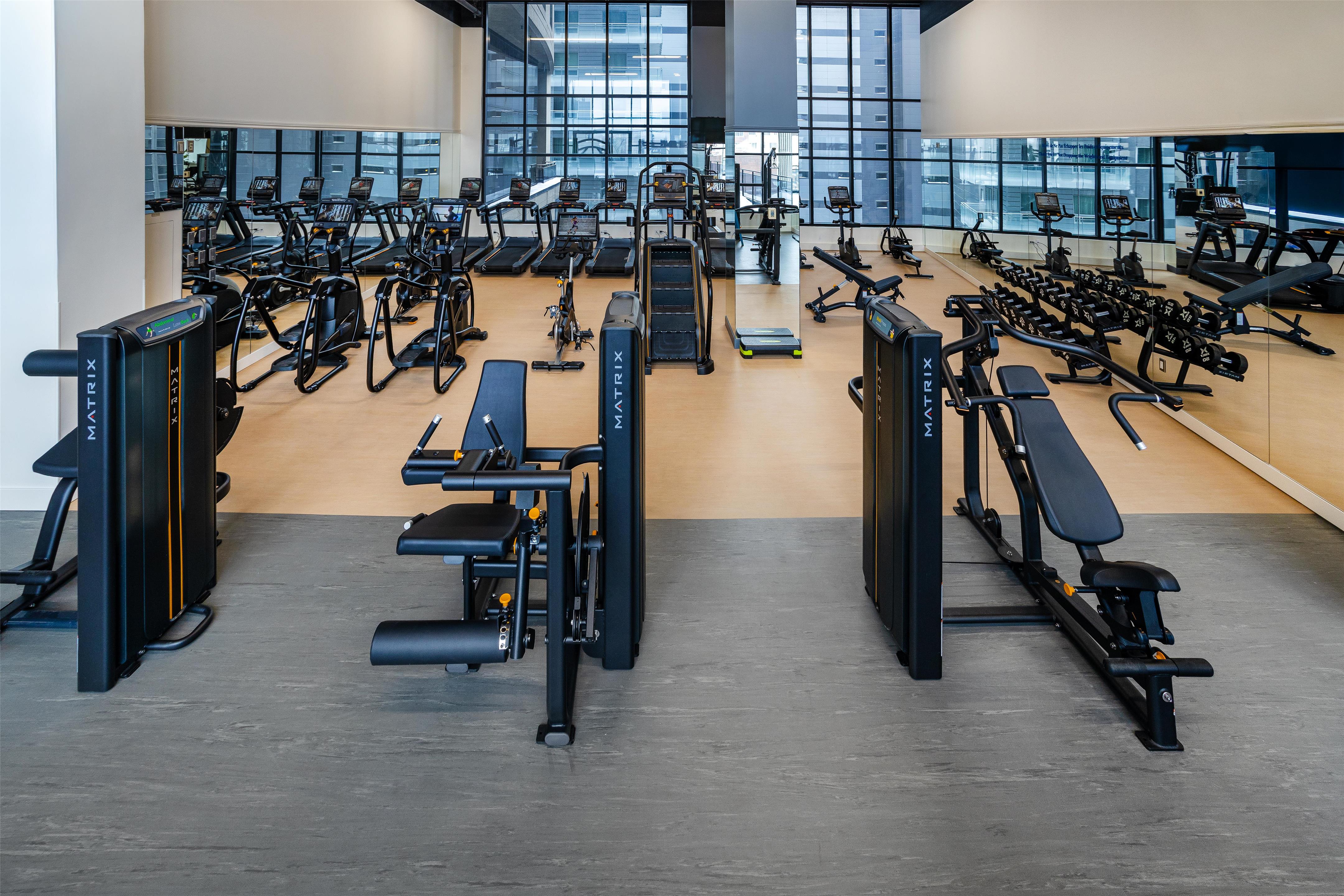 Health club fitness center gym | Hilton Garden Inn Montreal Centre-Ville