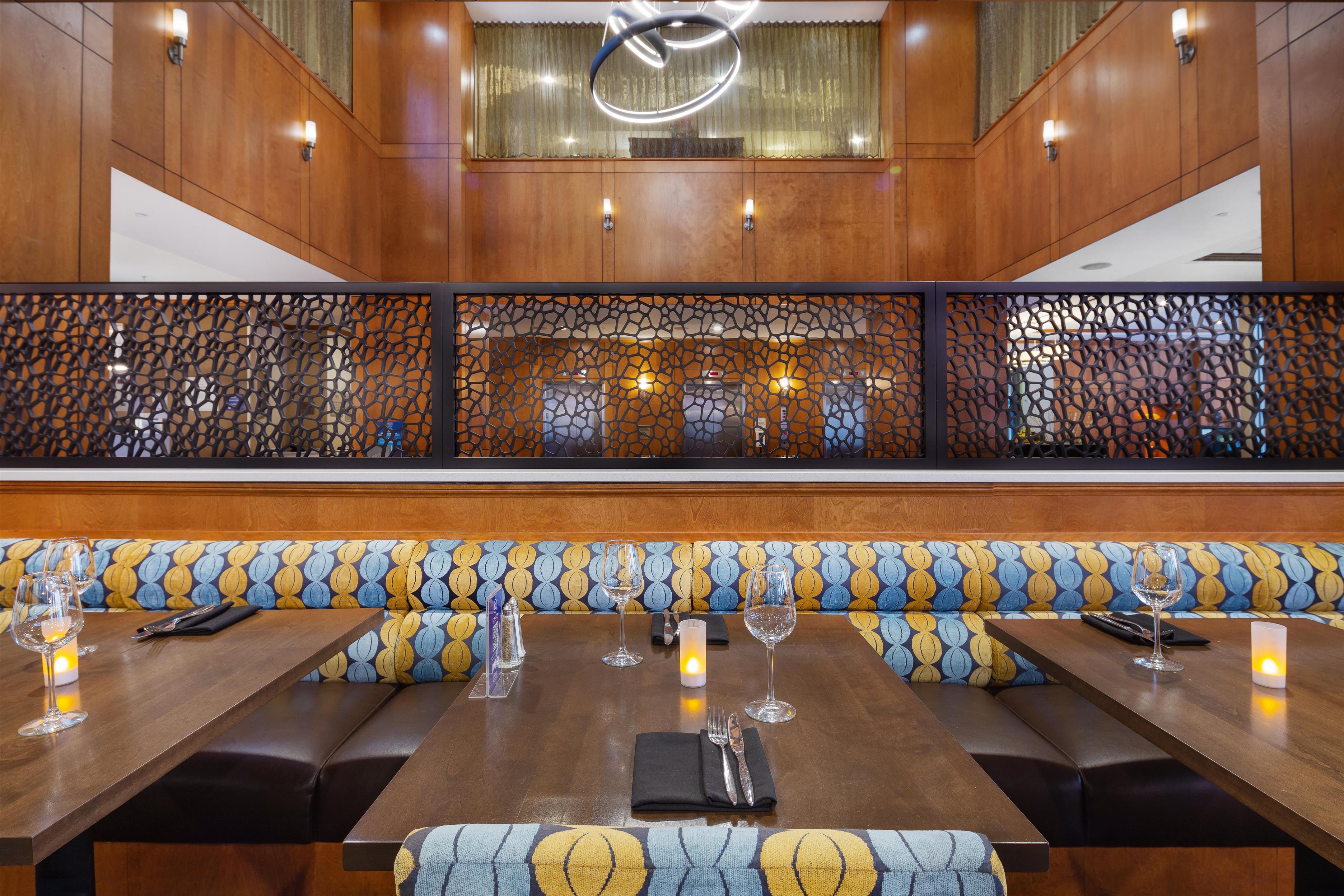 Restaurant | Hilton Garden Inn Montreal Centre-Ville