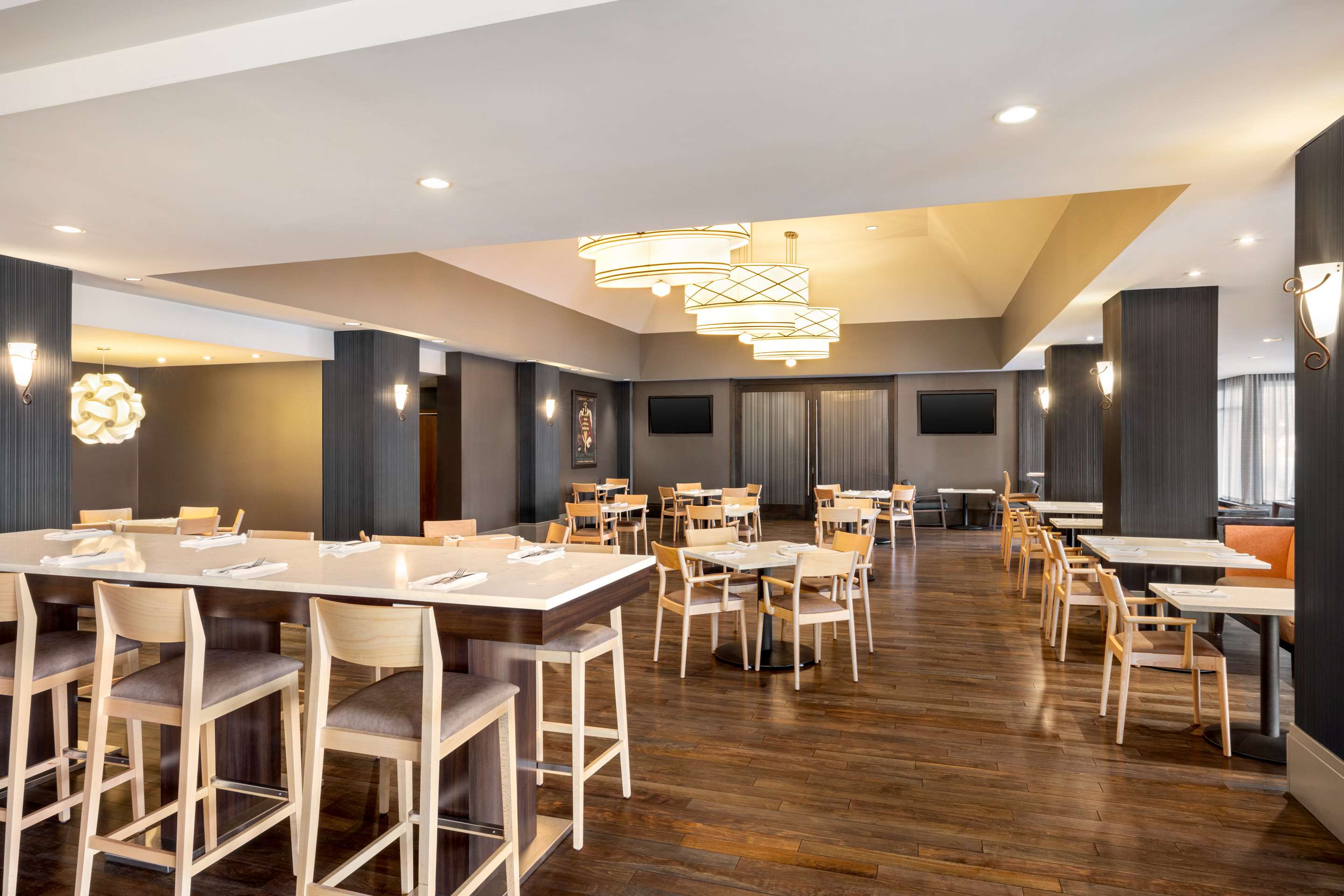 Restaurant | Hilton Vancouver Airport