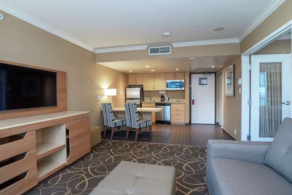  - Hampton Inn & Suites Vancouver