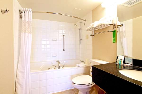  - Hampton Inn & Suites Vancouver