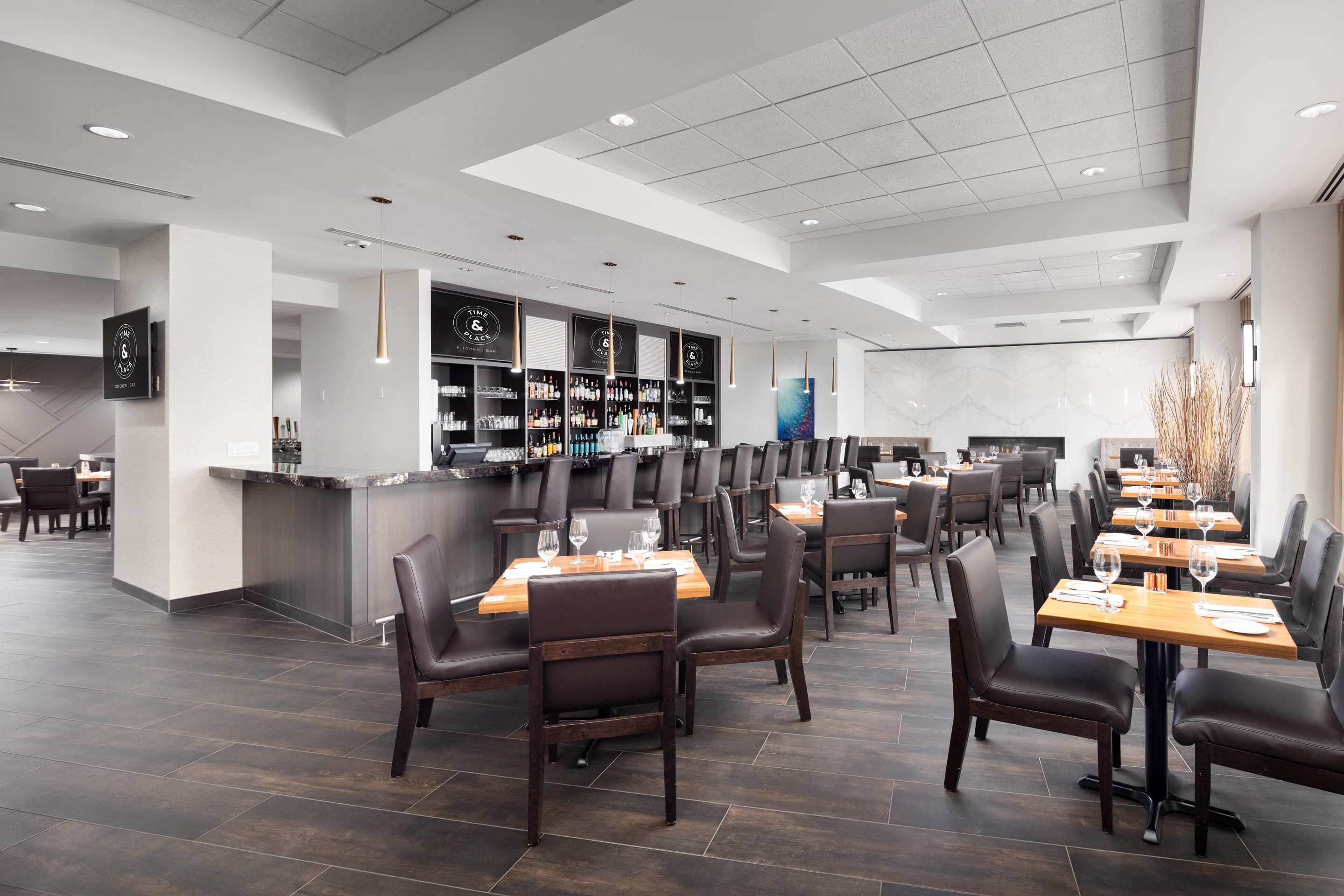 BarLounge | Hilton Vancouver Metrotown