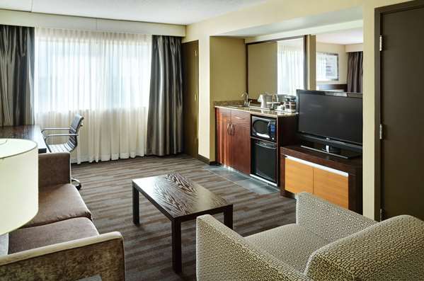  - Hilton Suites Winnipeg Airport