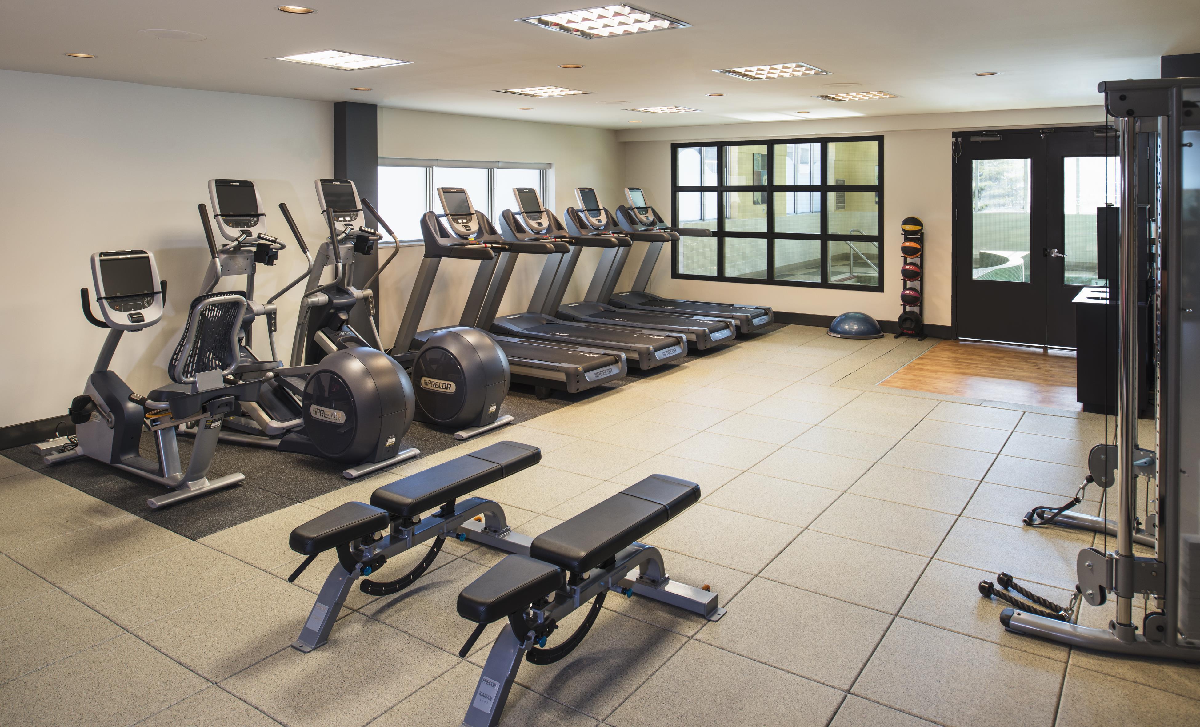 Health club fitness center gym | Hilton Winnipeg Airport Suites