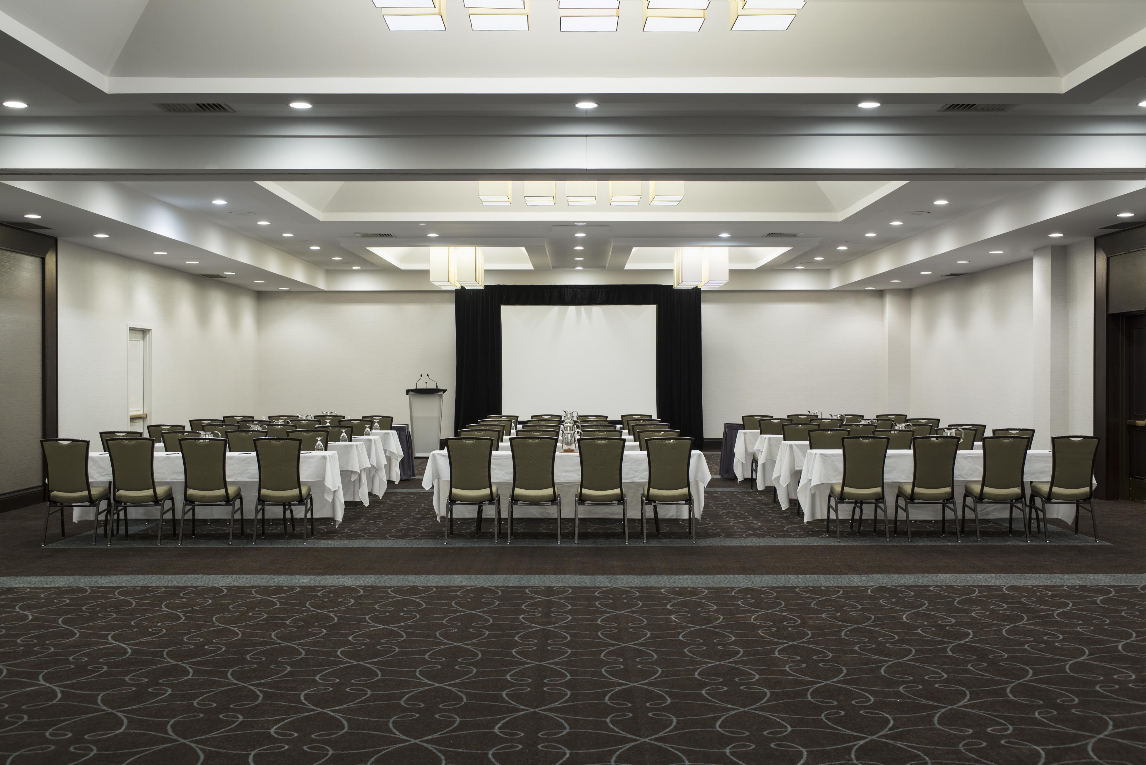 Meeting Room | Hilton Winnipeg Airport Suites