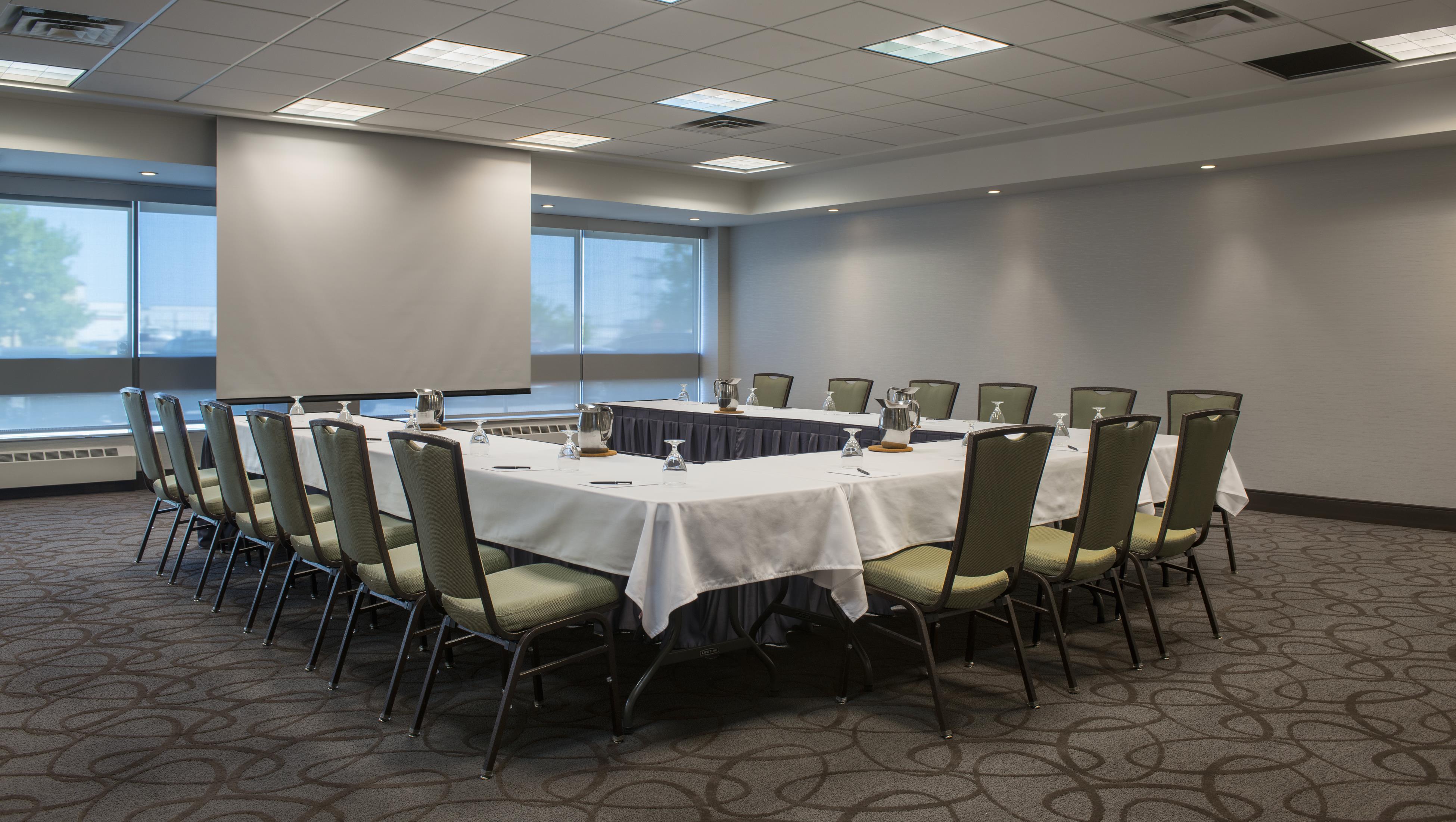 Meeting Room | Hilton Winnipeg Airport Suites