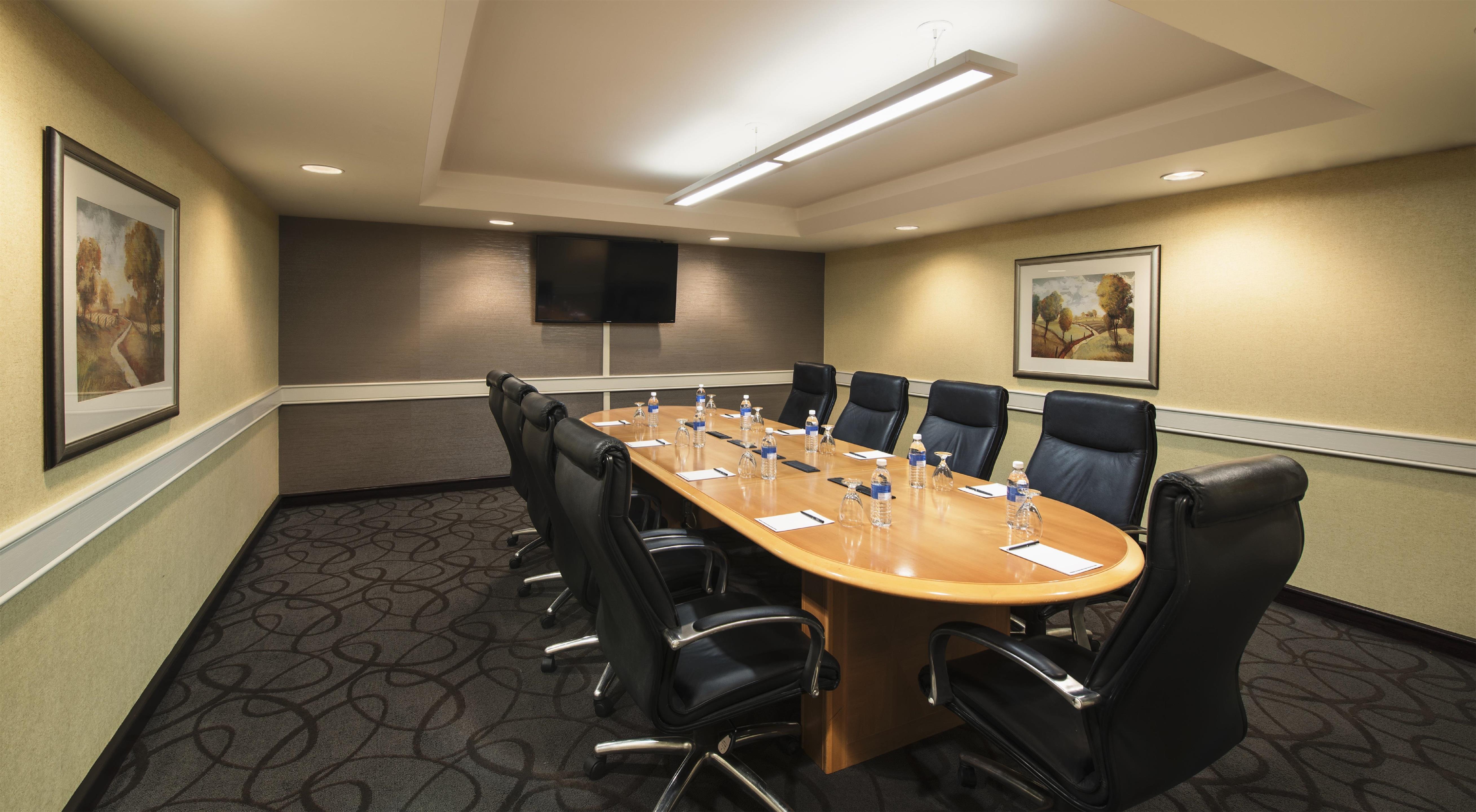 Meeting Room | Hilton Winnipeg Airport Suites