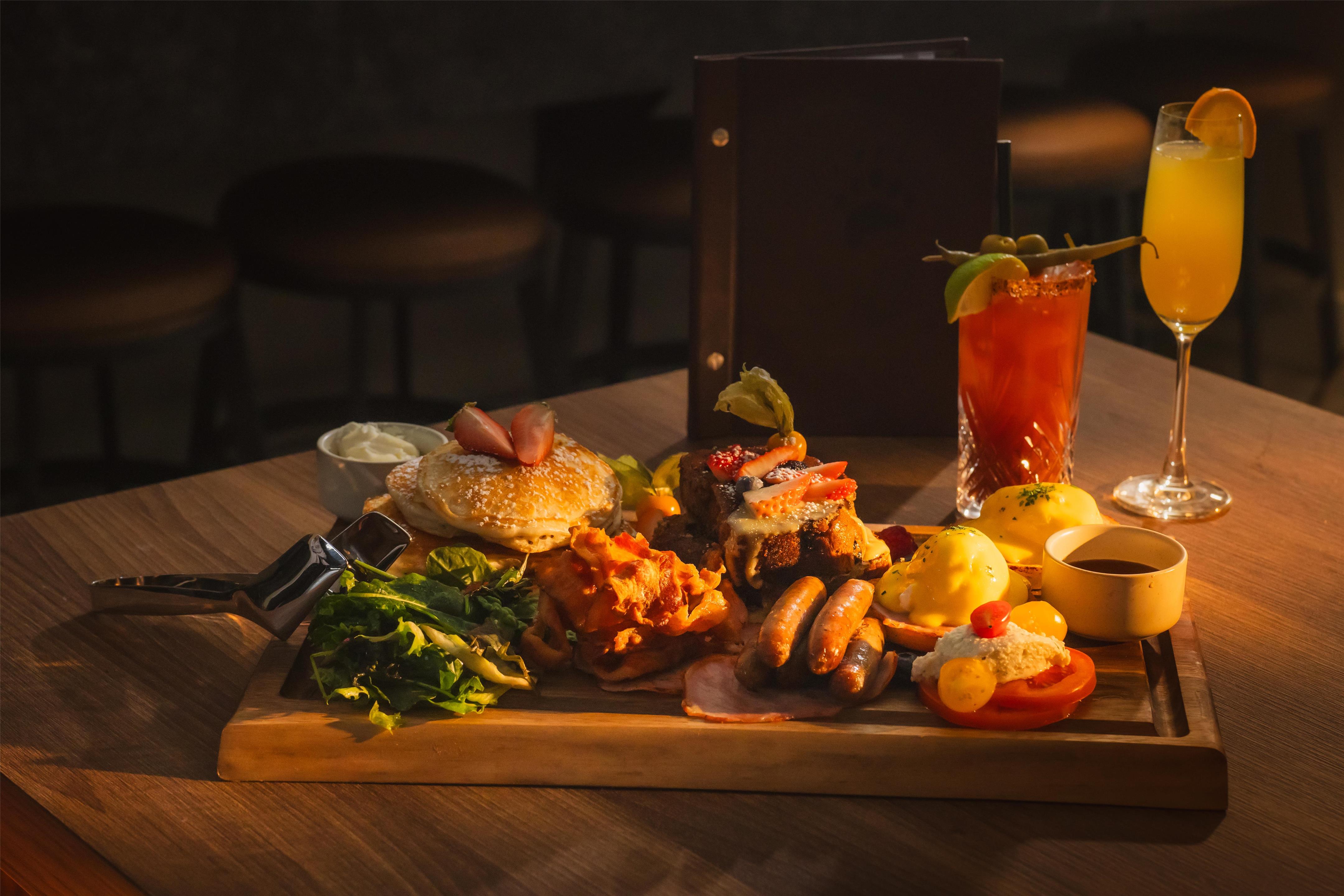 Restaurant | Hilton Whistler Resort & Spa