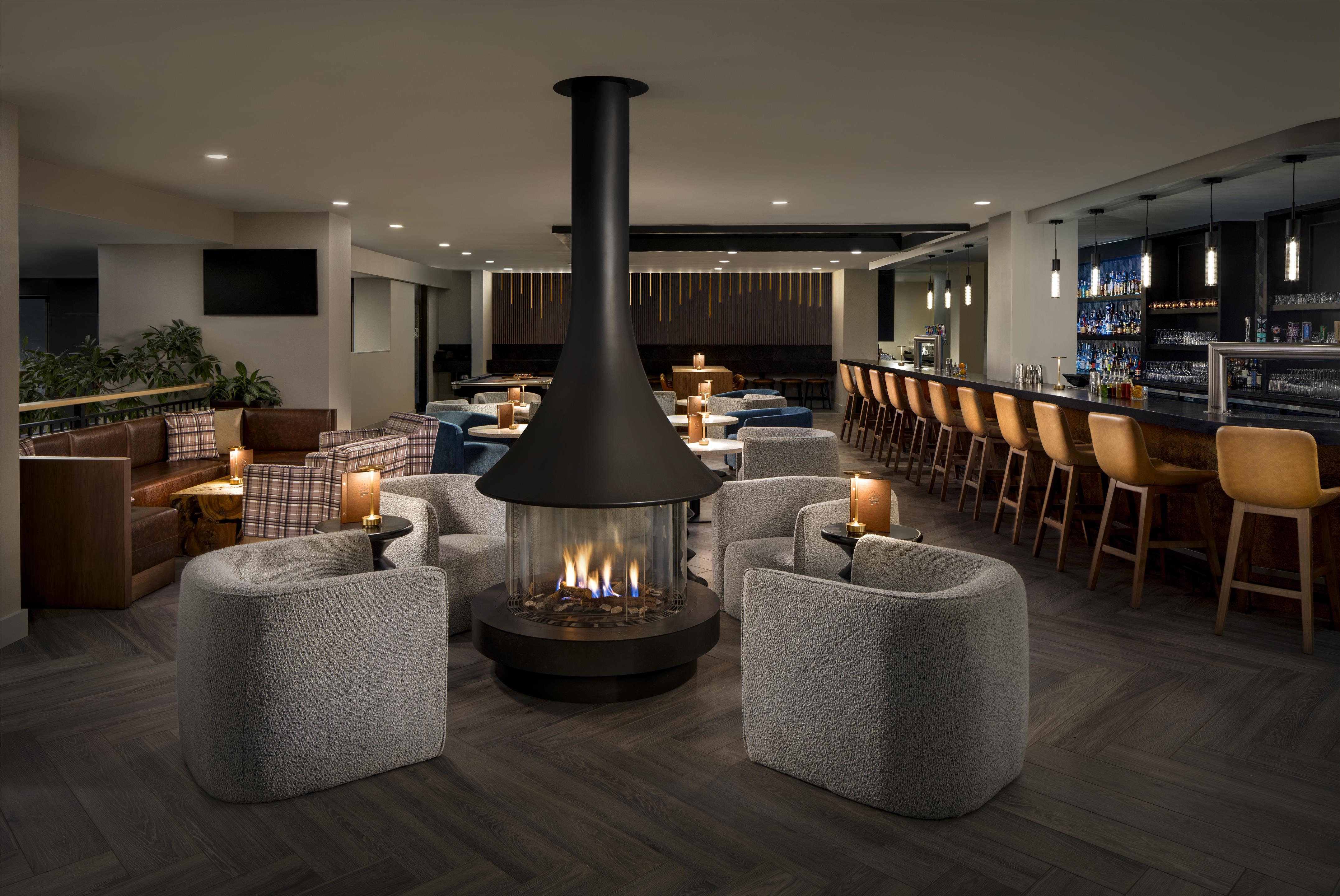Restaurant | Hilton Whistler Resort & Spa