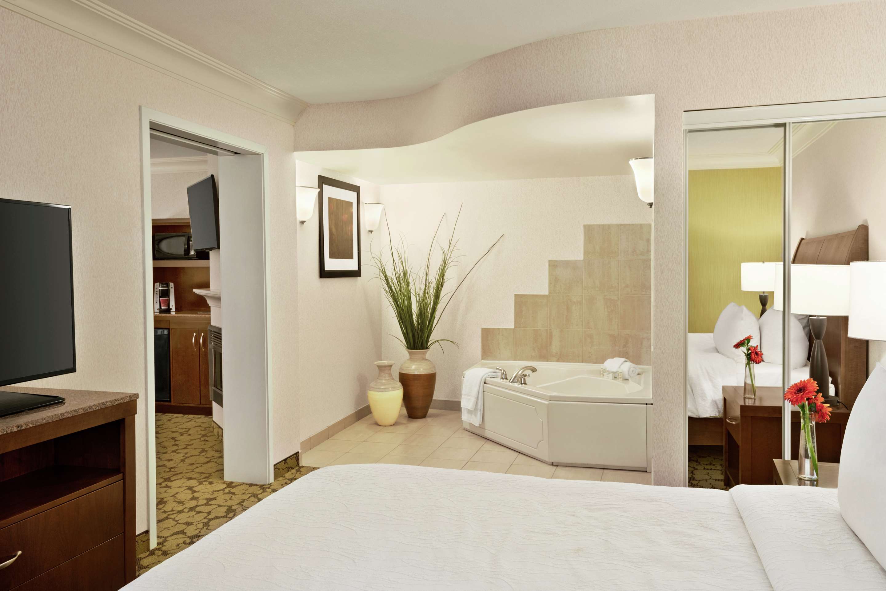 Guest room bath