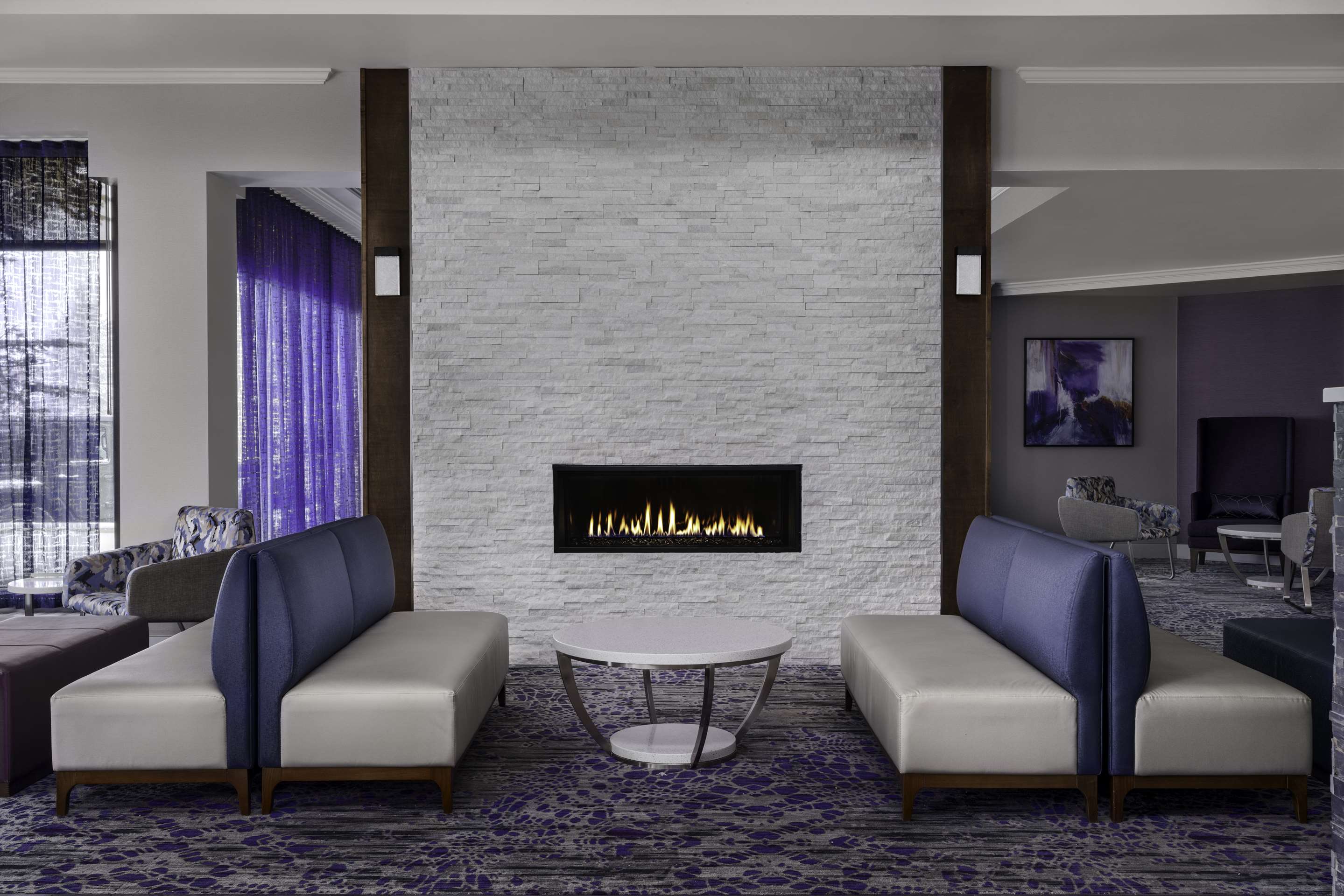 Lobby | Hilton Garden Inn Calgary Airport