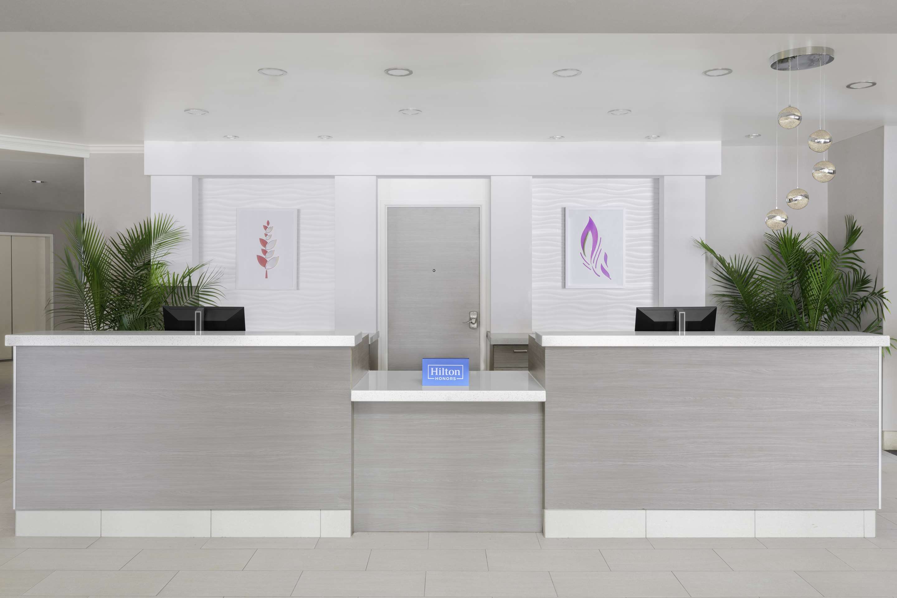 Reception | Hilton Garden Inn Calgary Airport