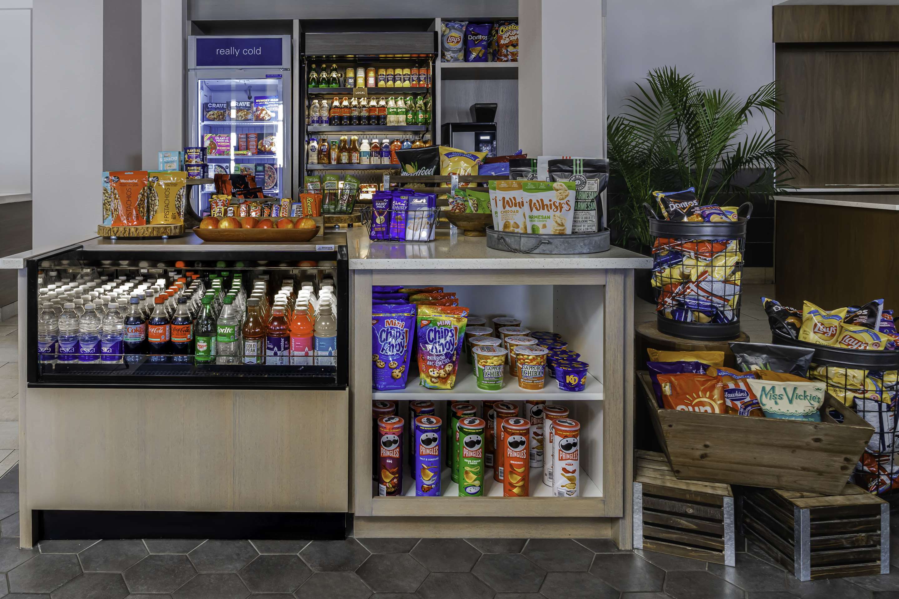 Restaurant | Hilton Garden Inn Calgary Airport